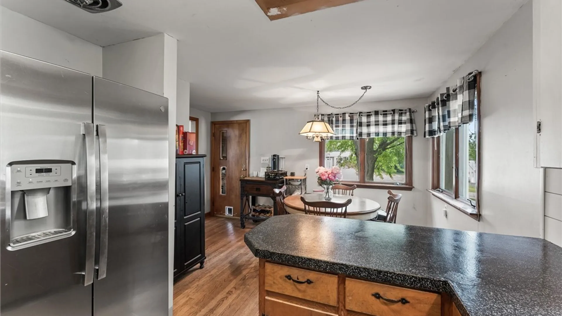 Property at 4 Evergreen Lane, Camillus, NY 13031 12