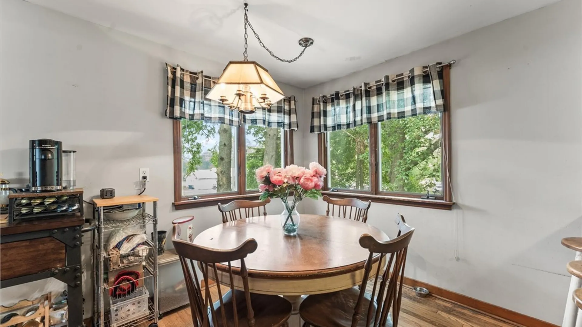 Property at 4 Evergreen Lane, Camillus, NY 13031 14
