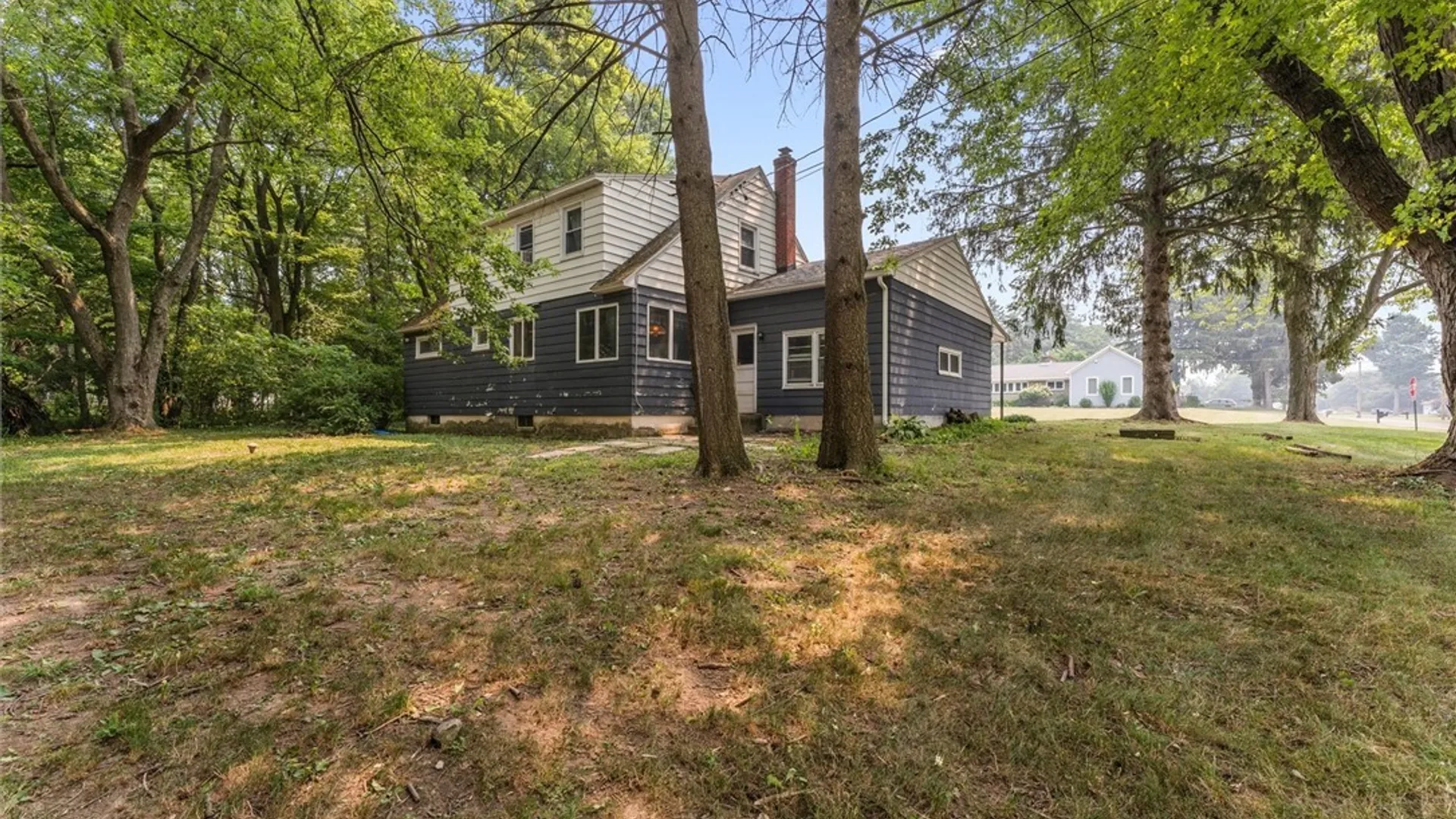 Property at 4 Evergreen Lane, Camillus, NY 13031 38