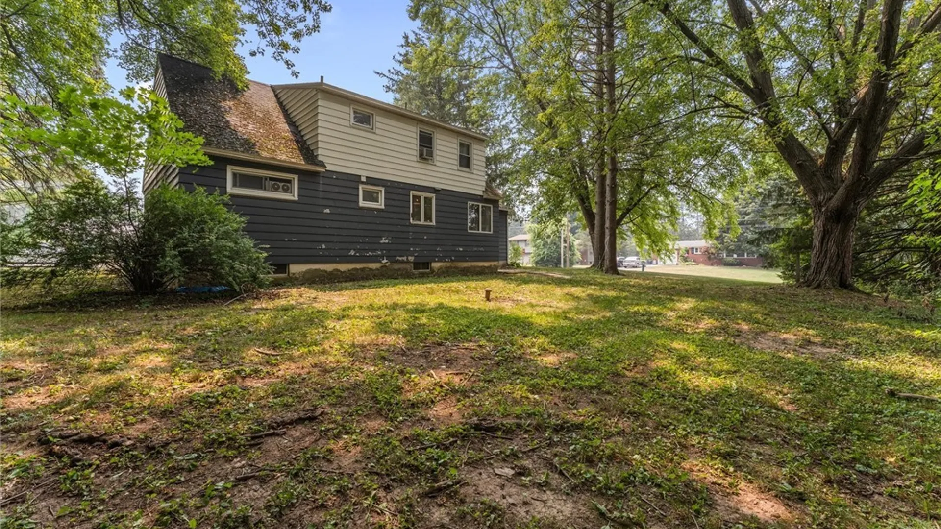 Property at 4 Evergreen Lane, Camillus, NY 13031 40