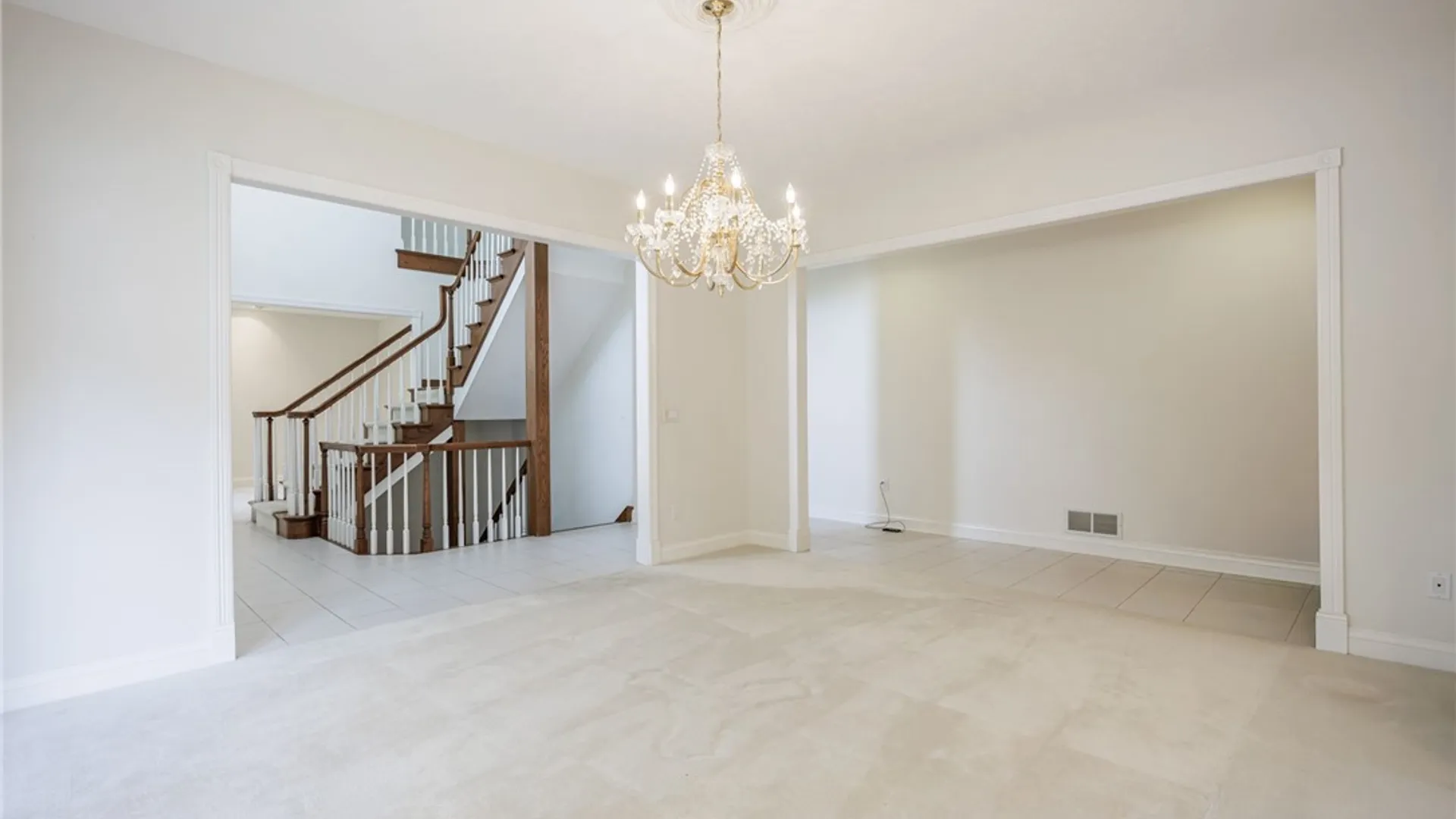 Property at 24 Roxbury Lane, Pittsford, NY 14534 12