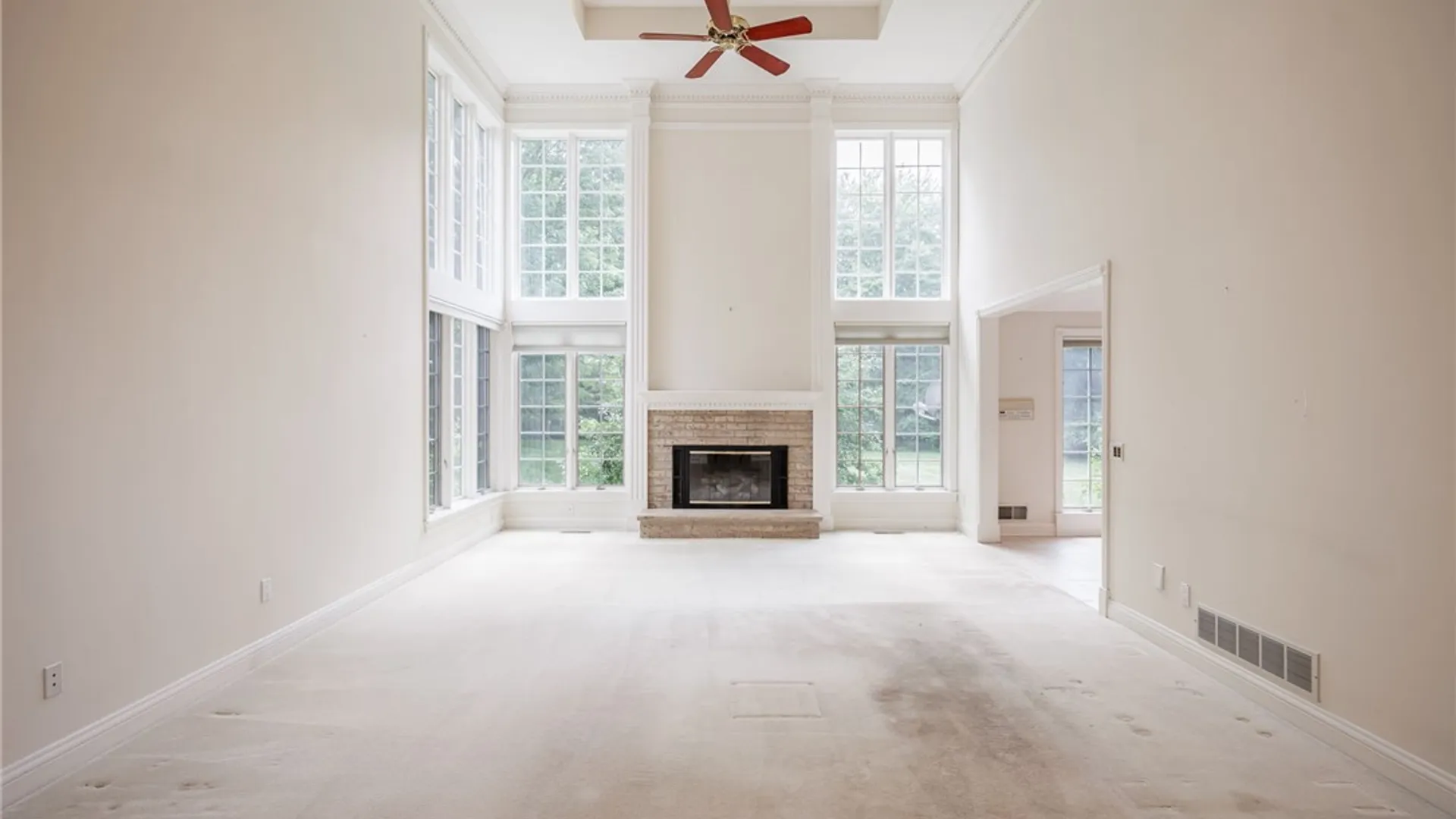 Property at 24 Roxbury Lane, Pittsford, NY 14534 15