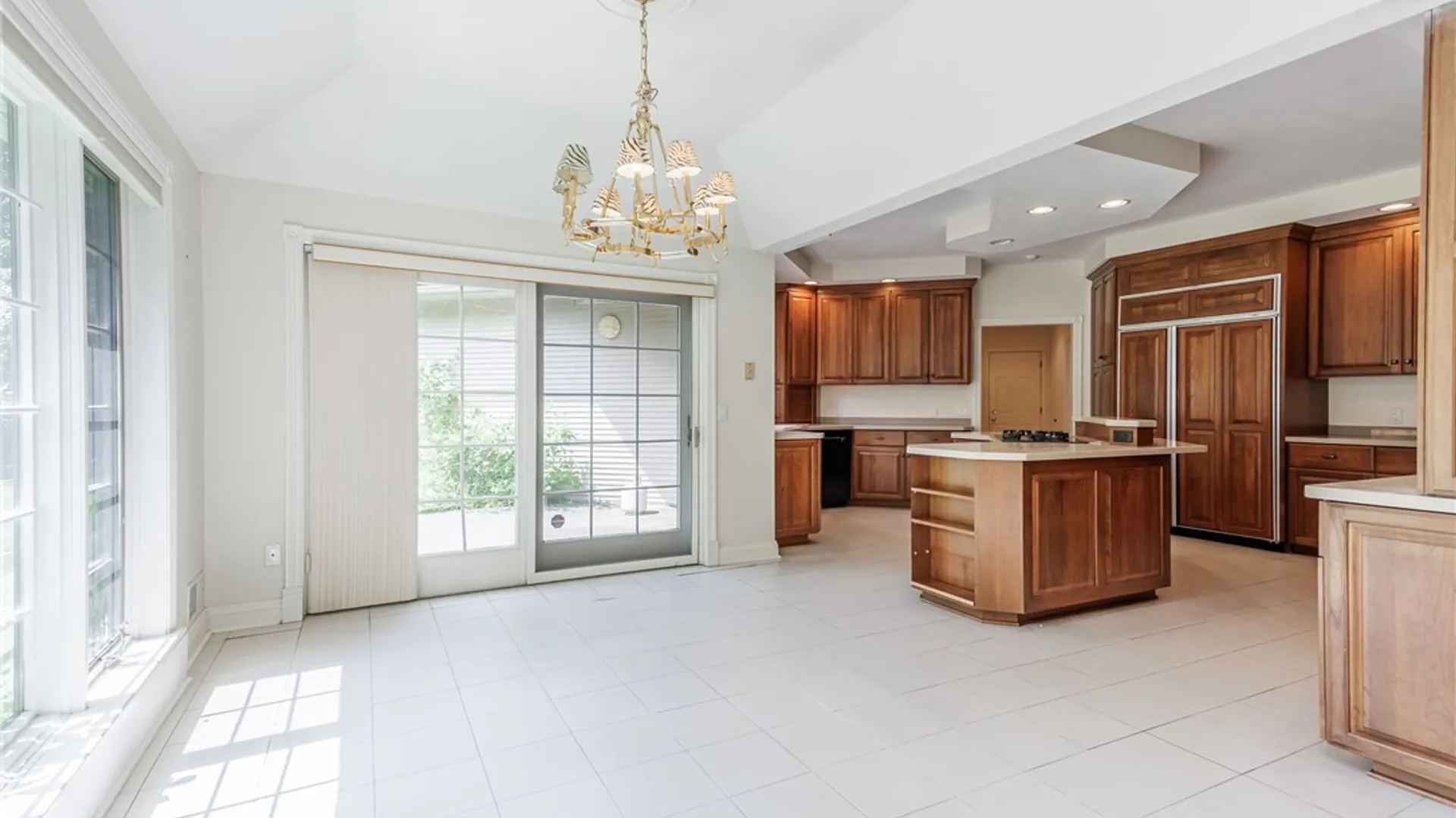 Property at 24 Roxbury Lane, Pittsford, NY 14534 17