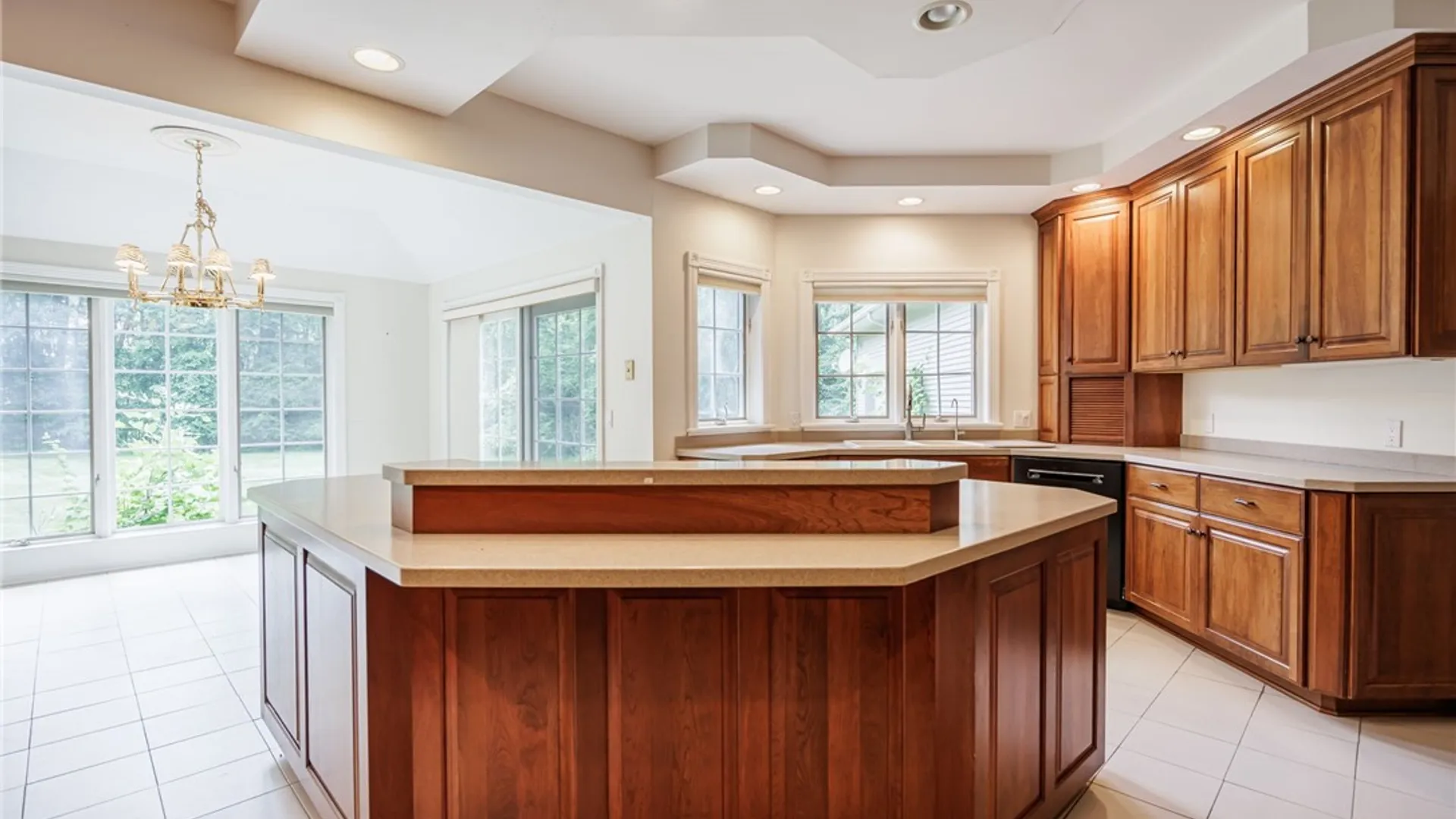 Property at 24 Roxbury Lane, Pittsford, NY 14534 20