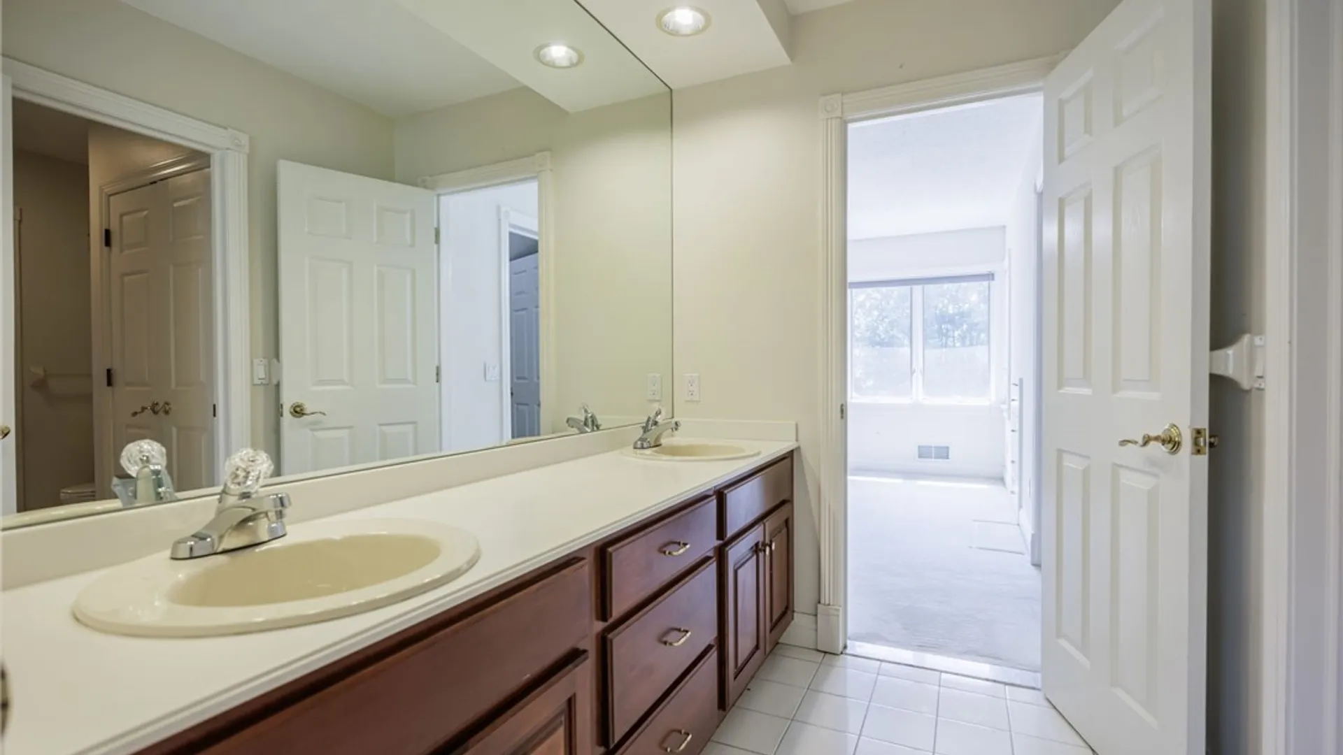 Property at 24 Roxbury Lane, Pittsford, NY 14534 29