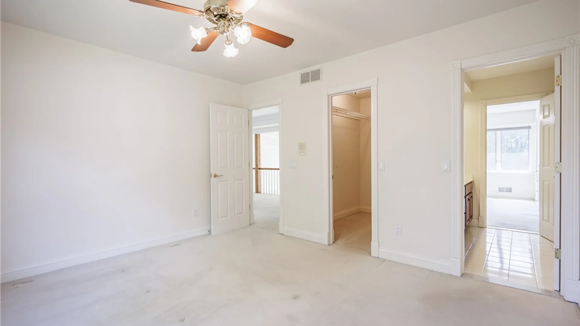 Property at 24 Roxbury Lane, Pittsford, NY 14534 30