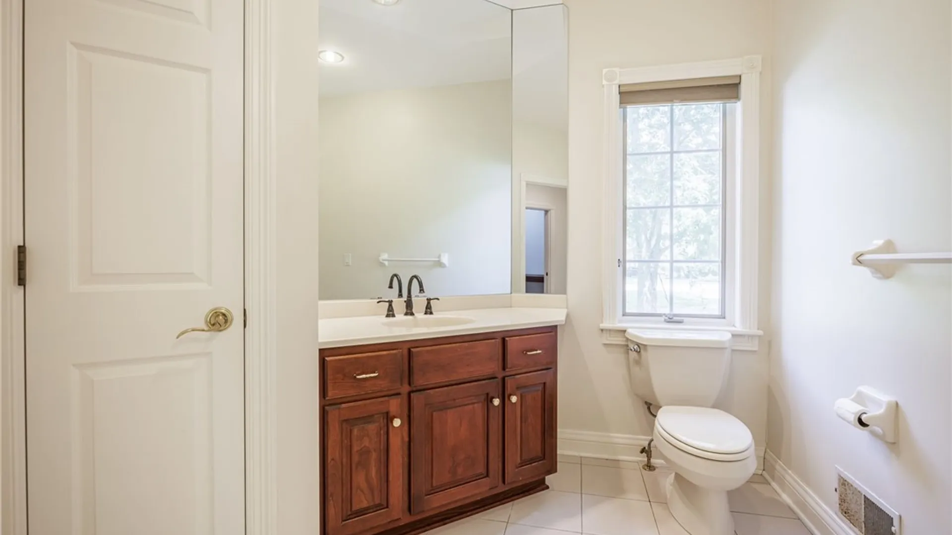 Property at 24 Roxbury Lane, Pittsford, NY 14534 35