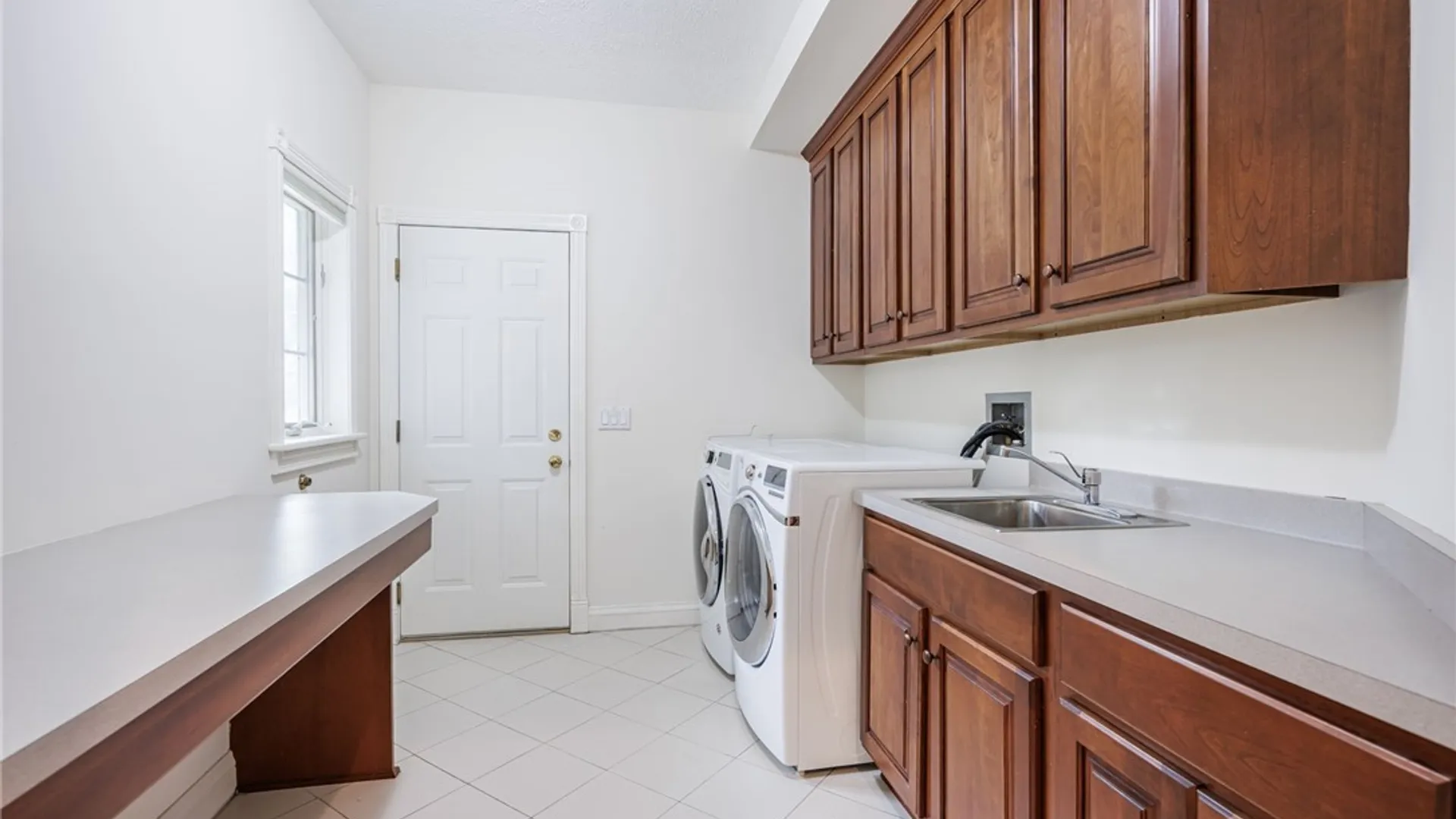 Property at 24 Roxbury Lane, Pittsford, NY 14534 36