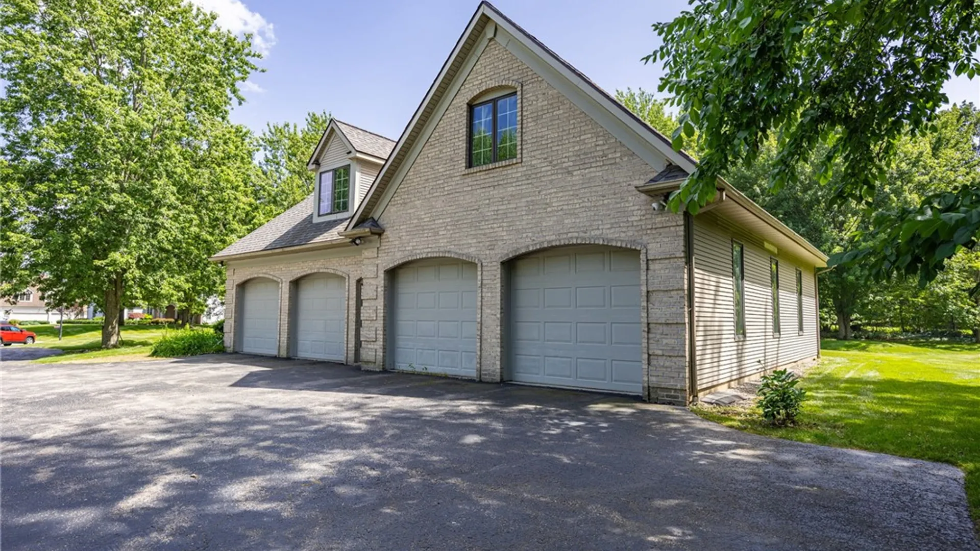 Property at 24 Roxbury Lane, Pittsford, NY 14534 39