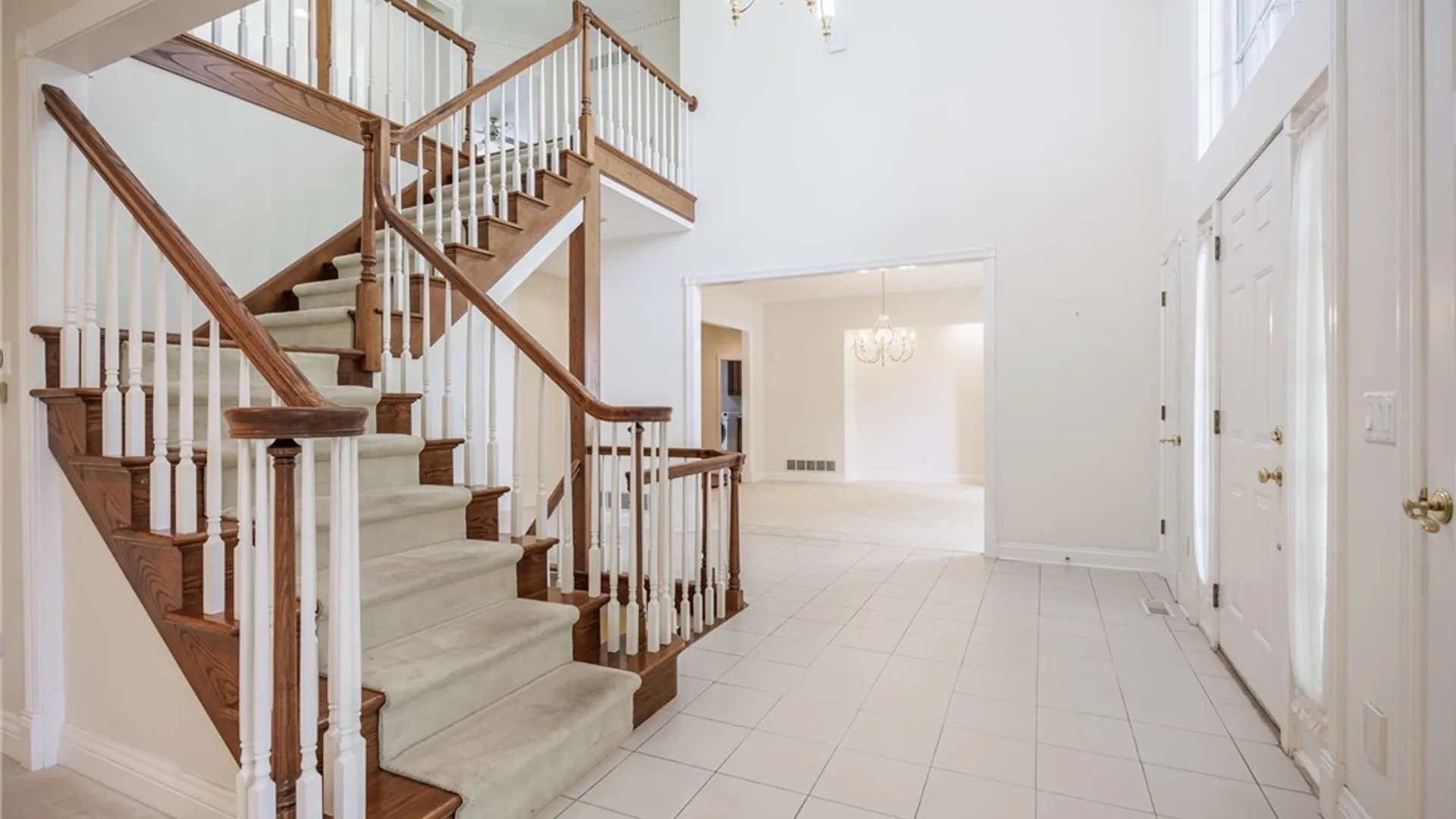 Property at 24 Roxbury Lane, Pittsford, NY 14534 8
