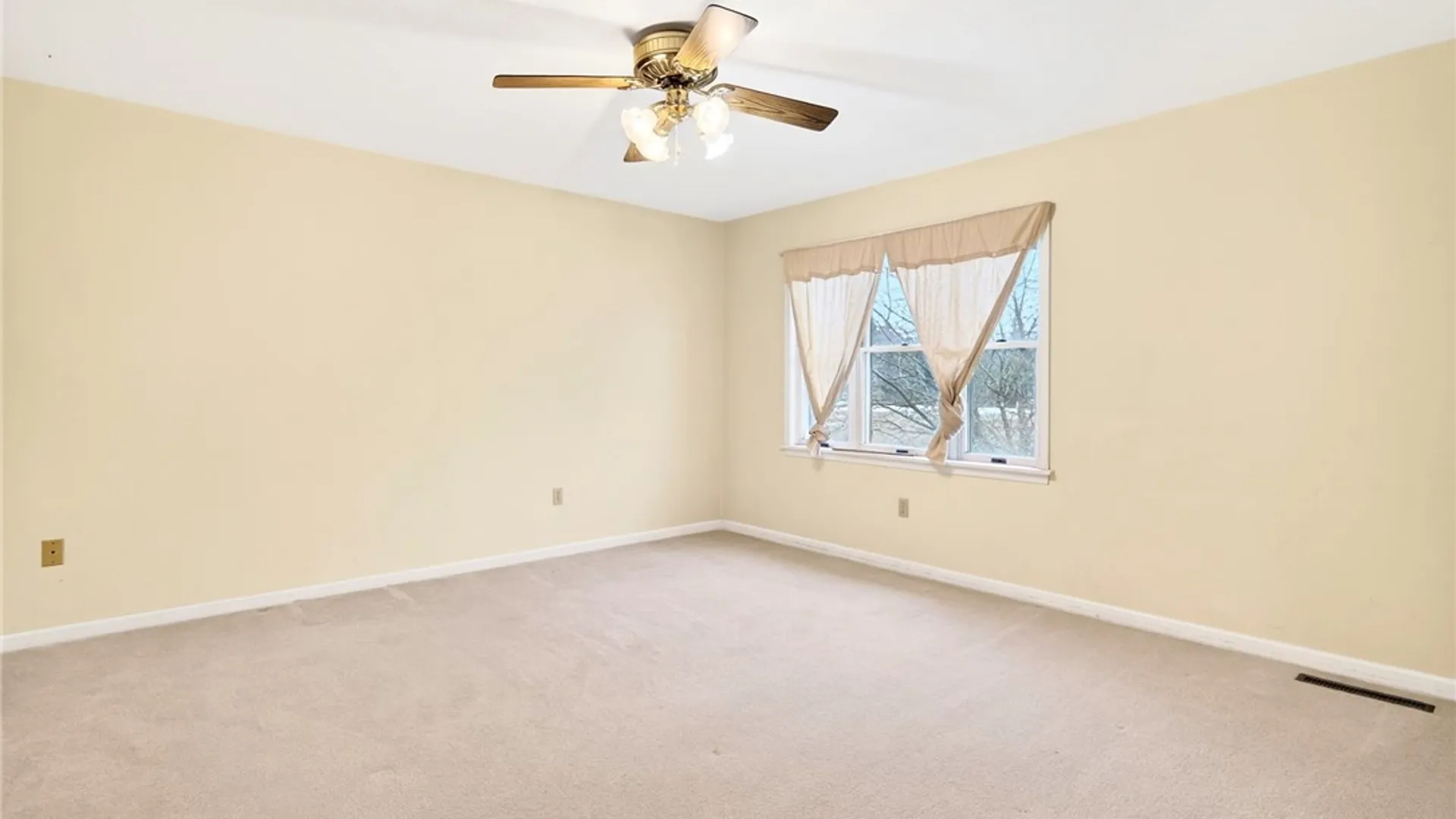 Property at 1 Coventry Walk, Lansing, NY 14850 17