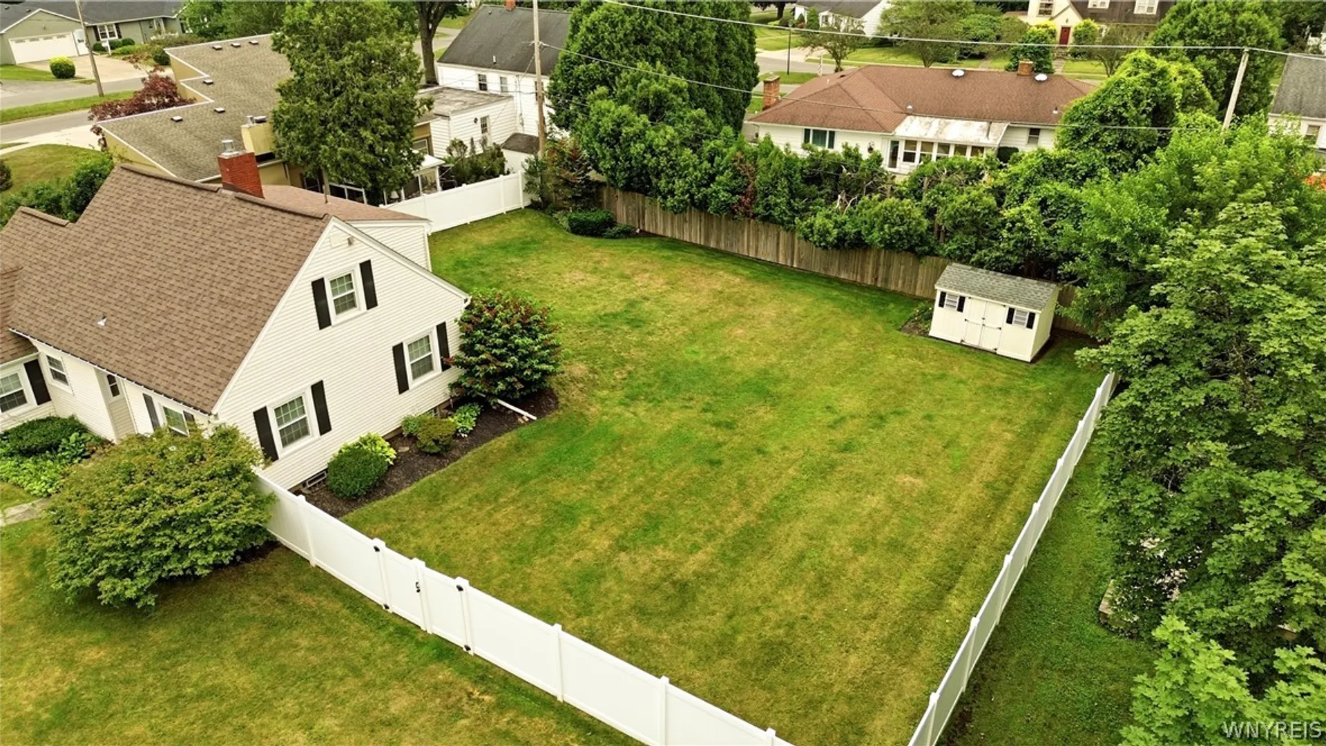 Property at 124 Ambleside Drive, Lockport Town, NY 14094 41