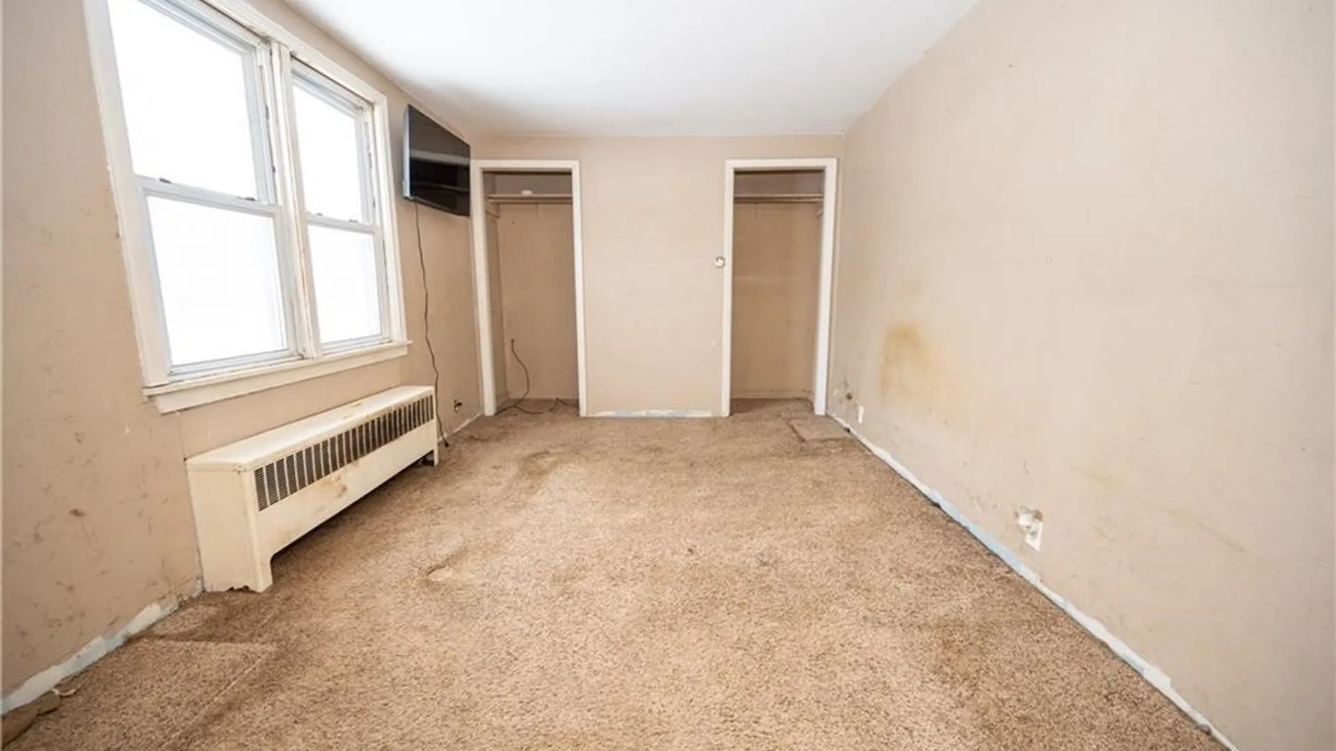 Property at 322 Kennedy Avenue, Evans, NY 14006 9