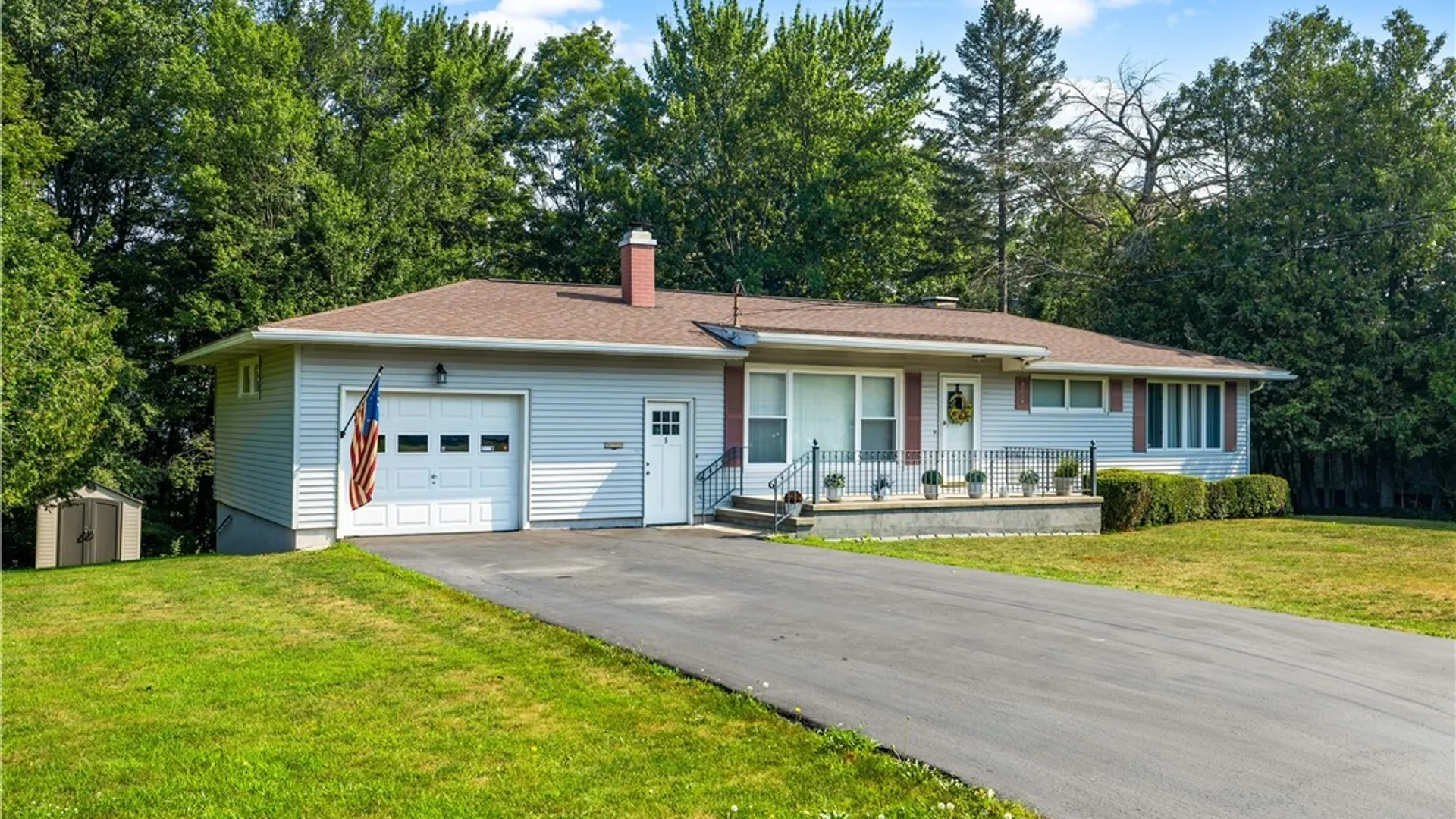 Property at 5 Lin Road, Utica, NY 13501 2