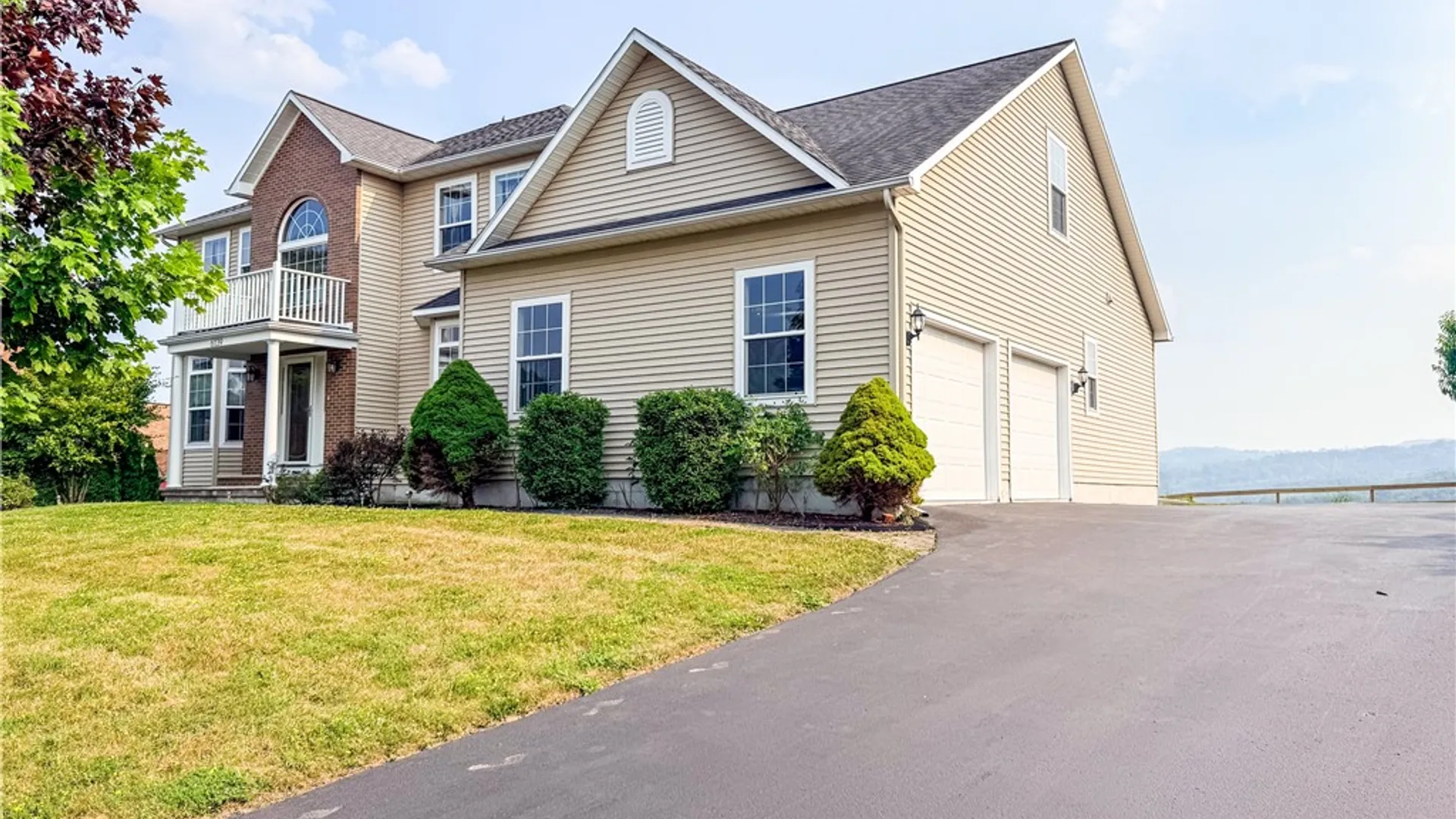 Property at 6139 Thunderhead Lane, DeWitt, NY 13078 4