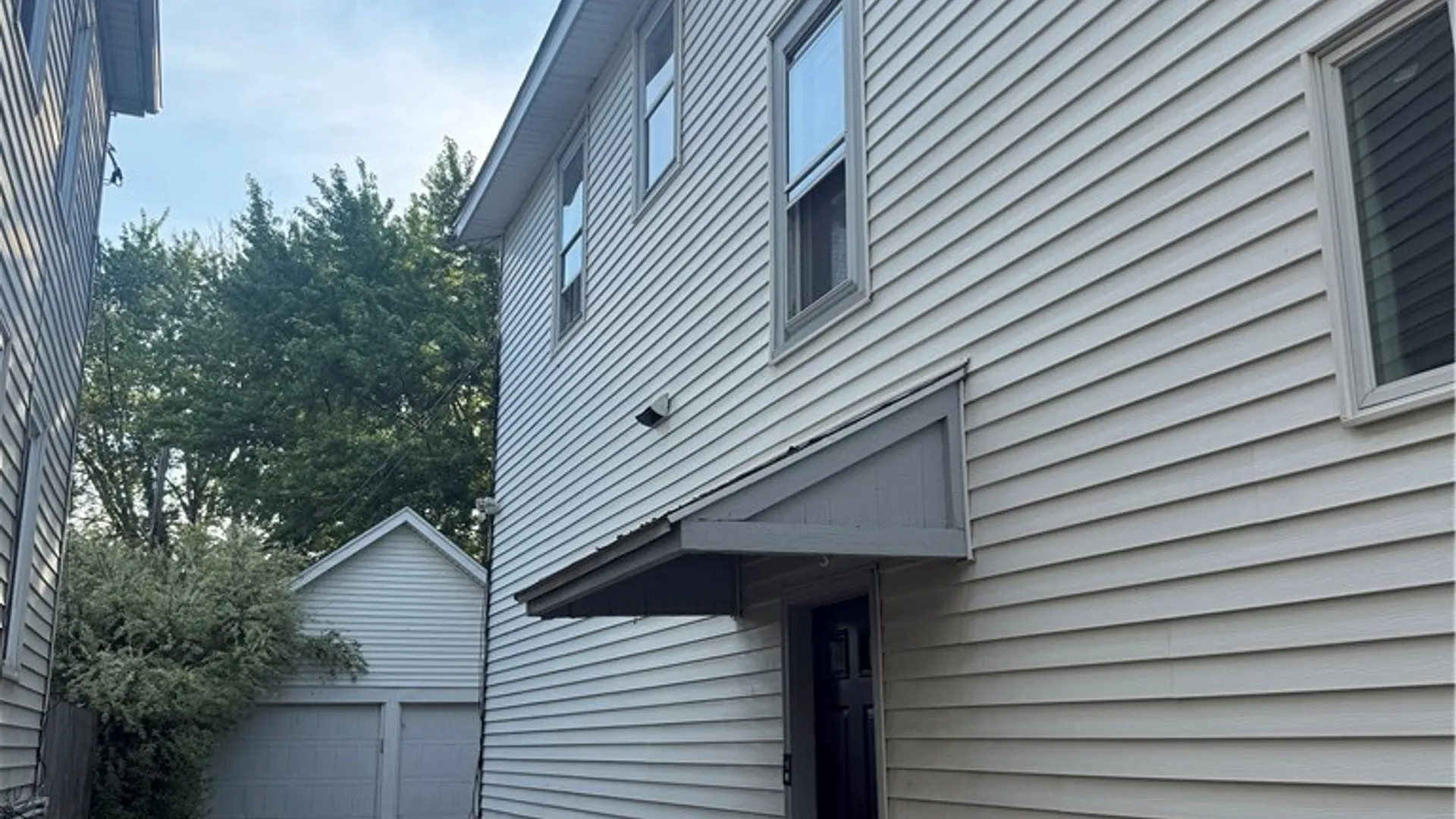 Property at 422 Colvin Avenue, Buffalo, NY 14216 4