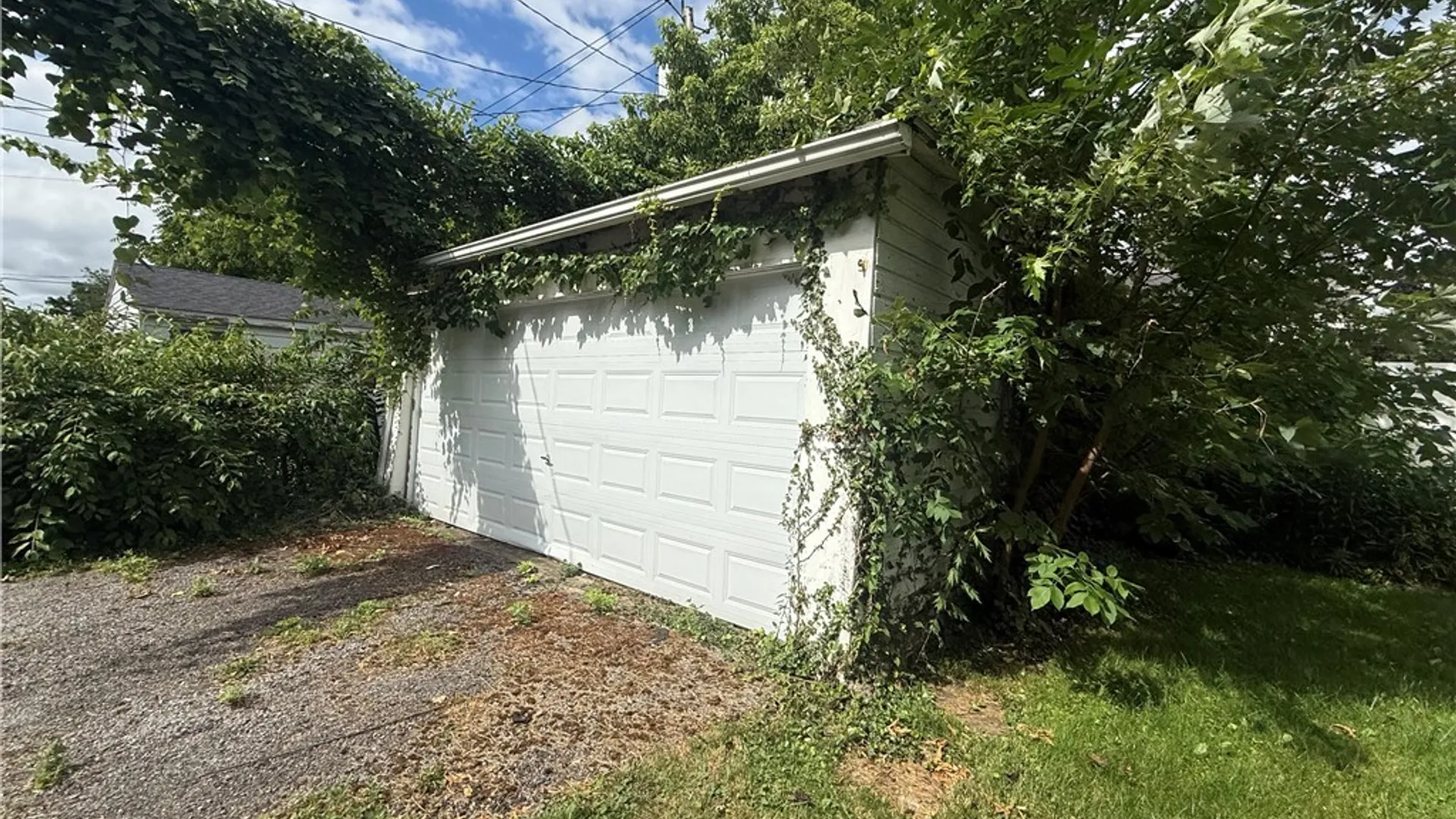 Property at 112 Carmel Road, Buffalo, NY 14214 17