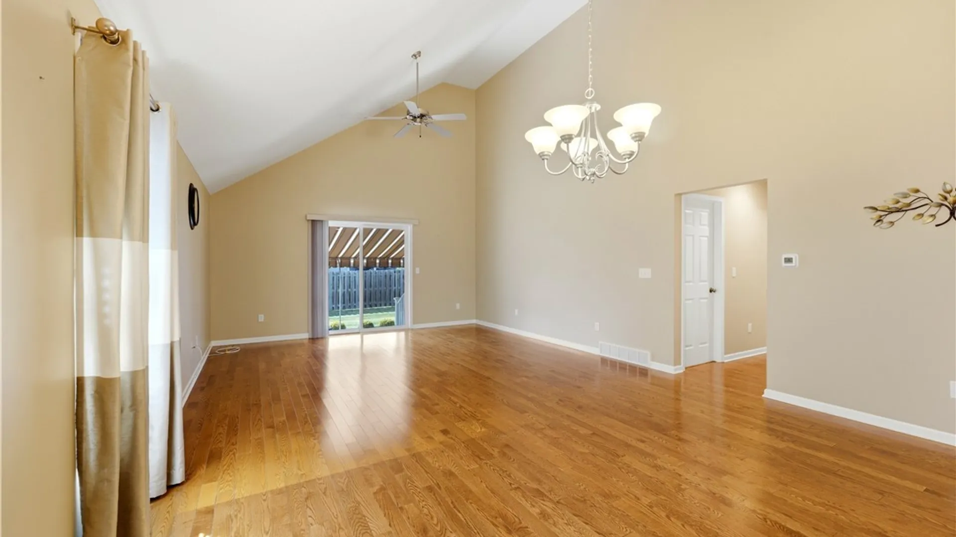 Property at 6 Wetherby, Lancaster, NY 14086 11