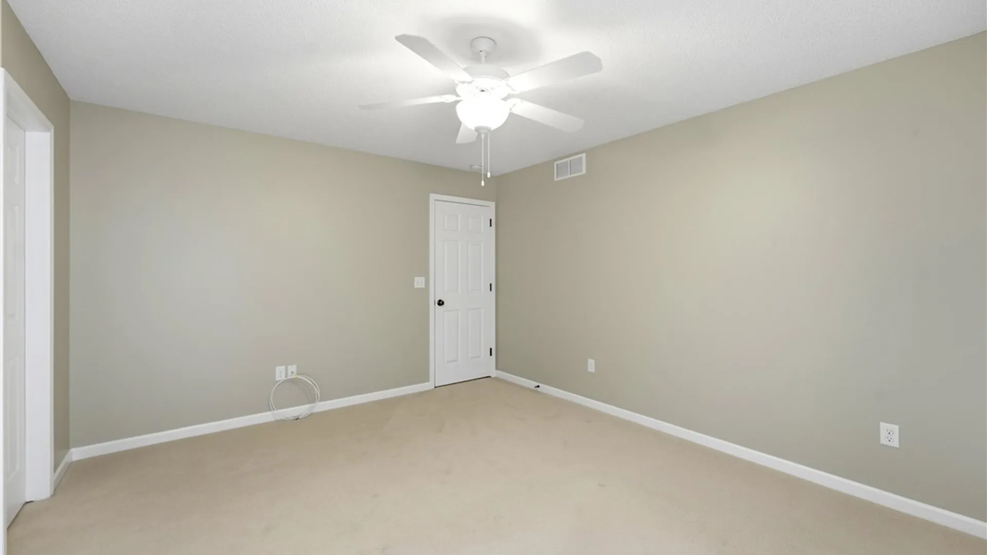 Property at 6 Wetherby, Lancaster, NY 14086 17