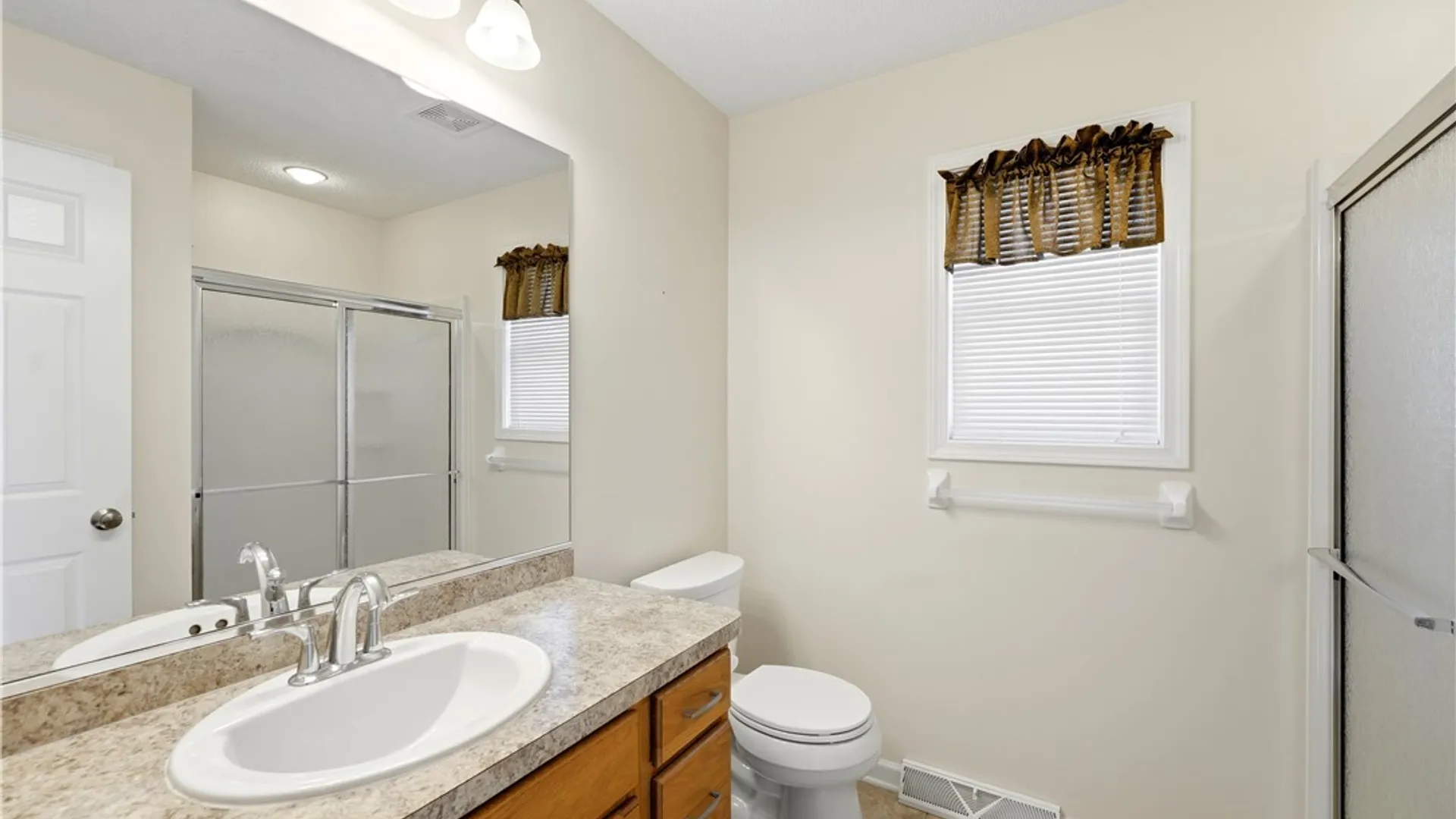 Property at 6 Wetherby, Lancaster, NY 14086 21