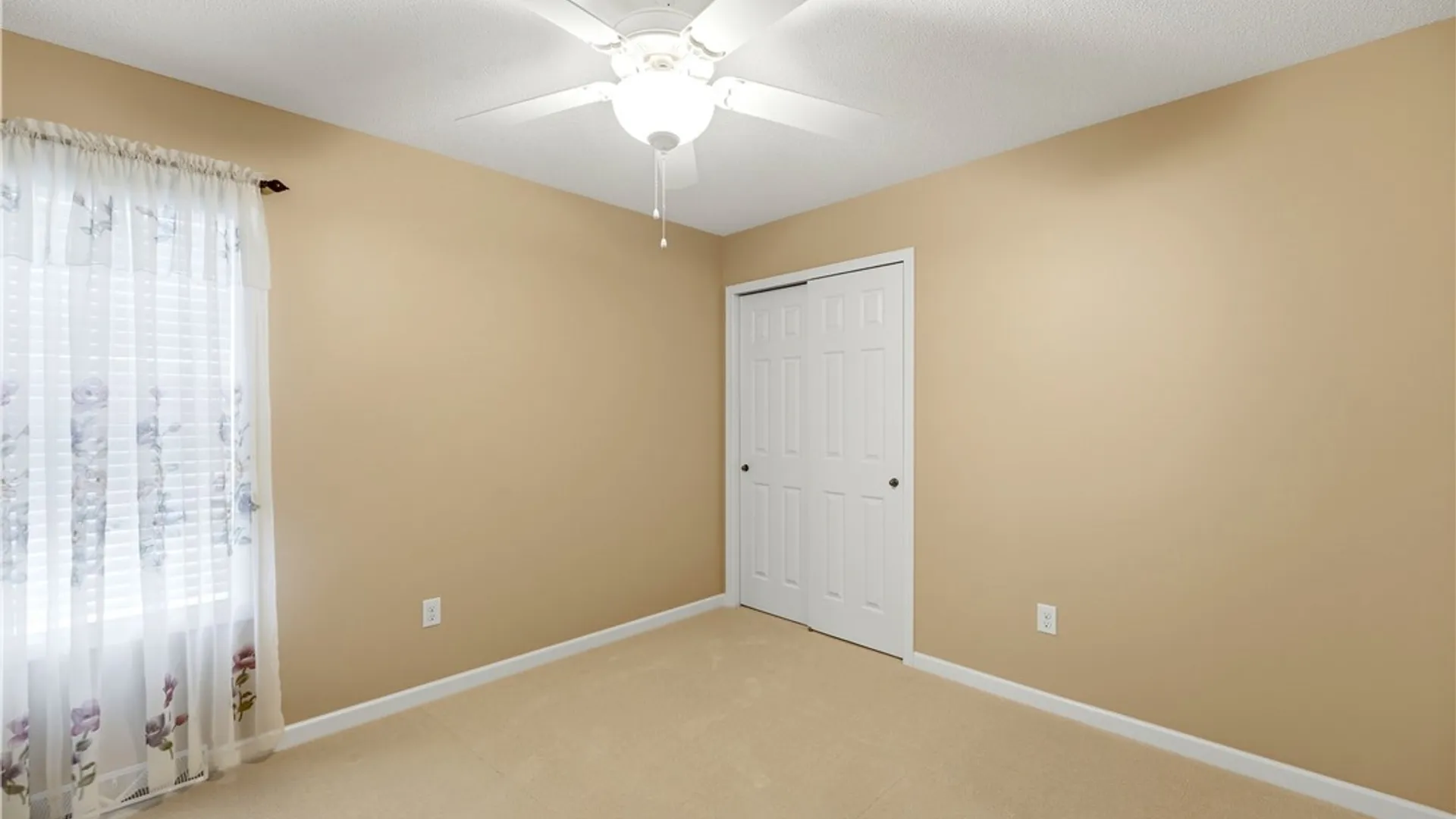 Property at 6 Wetherby, Lancaster, NY 14086 25
