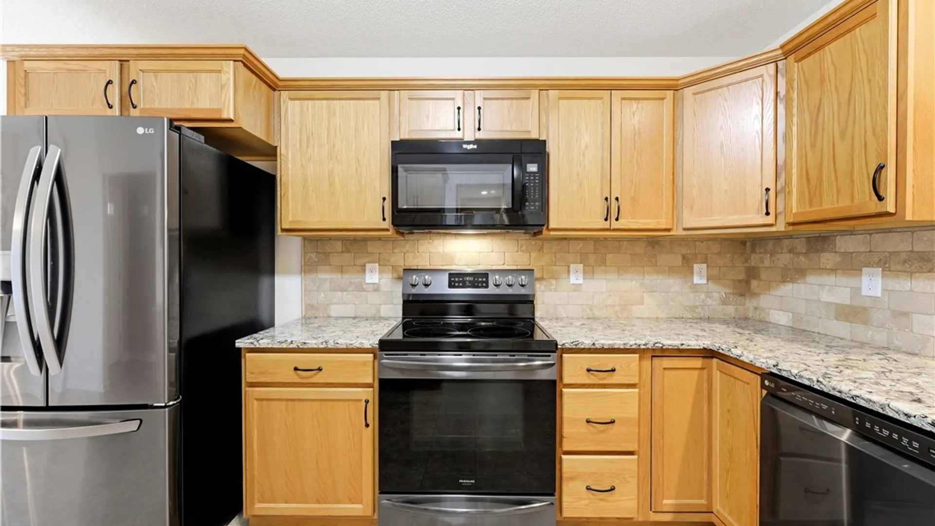 Property at 6 Wetherby, Lancaster, NY 14086 4