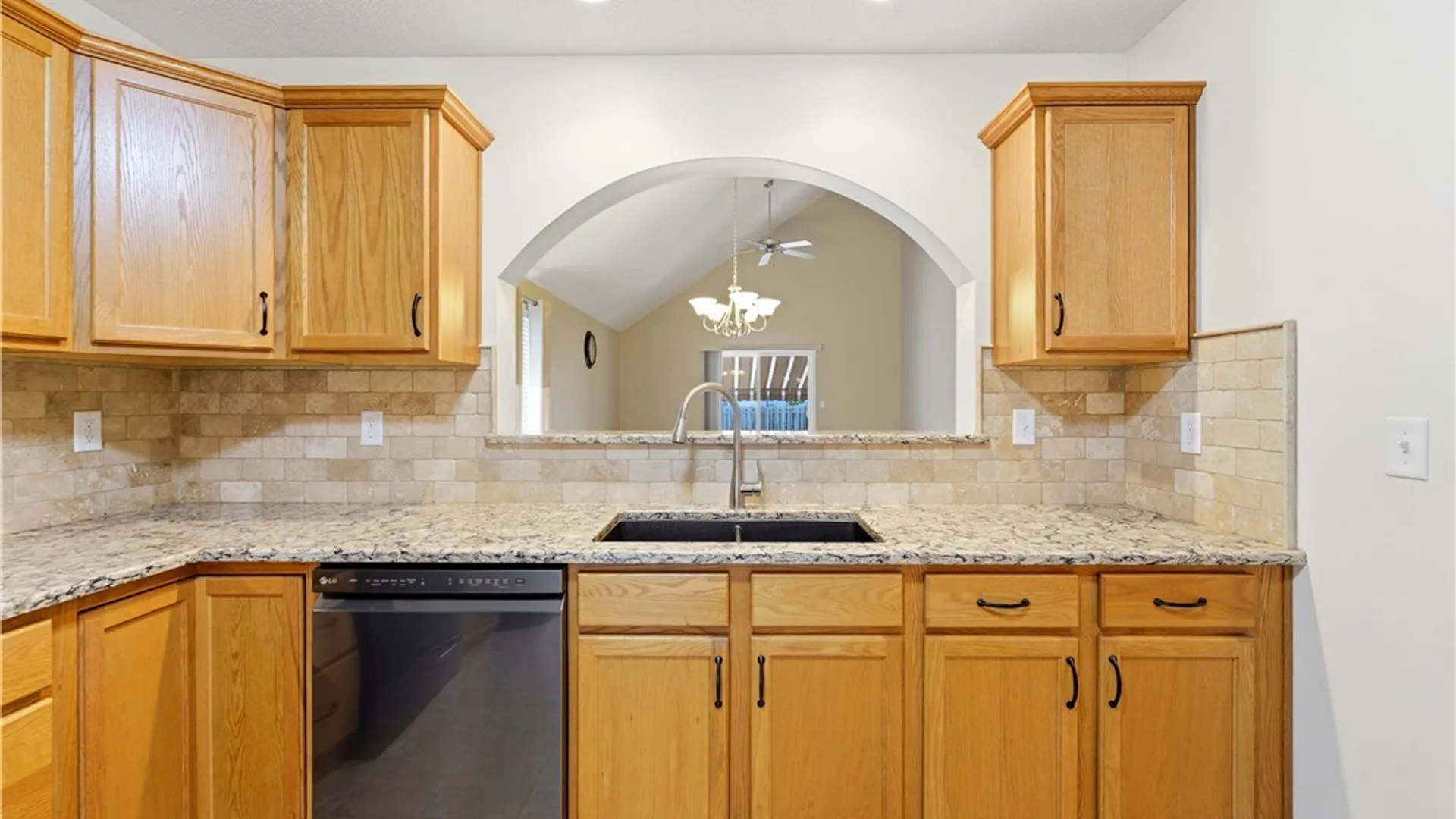 Property at 6 Wetherby, Lancaster, NY 14086 6