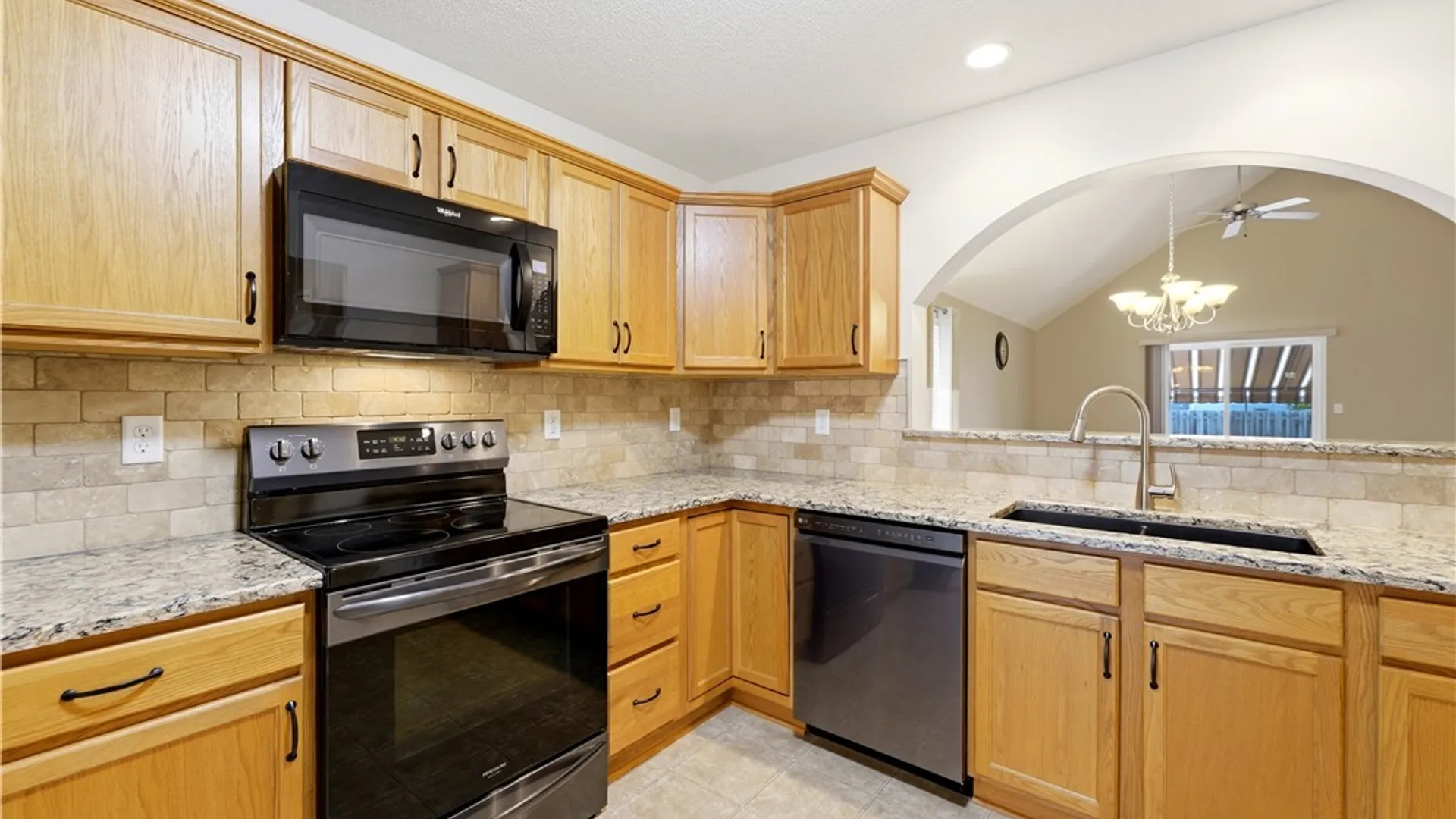 Property at 6 Wetherby, Lancaster, NY 14086 7