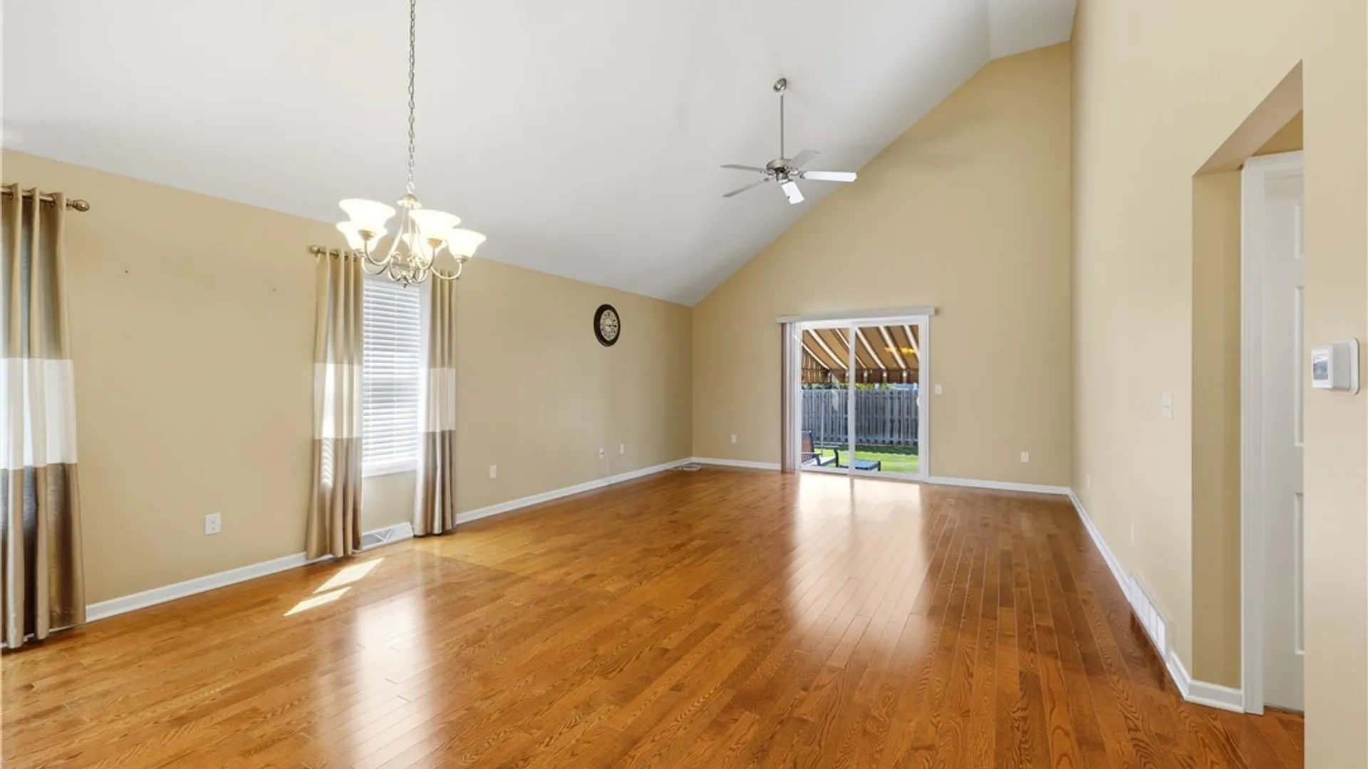 Property at 6 Wetherby, Lancaster, NY 14086 9
