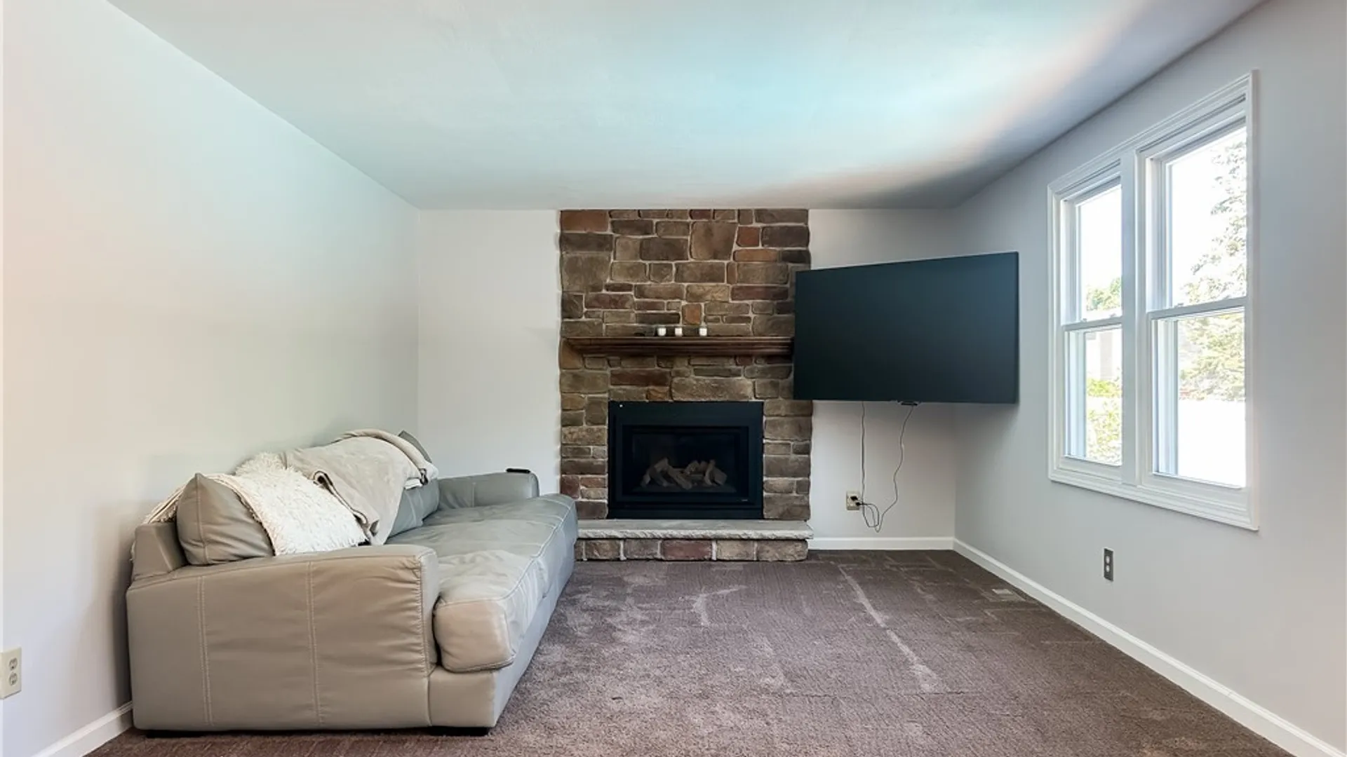 Property at 102 Viceroy Drive, Camillus, NY 13031 13