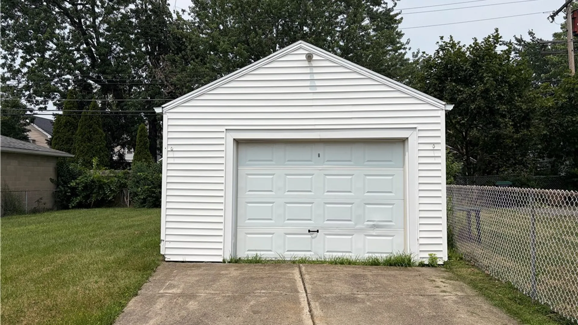 Property at 277 Kinsey Avenue, Tonawanda, NY 14217 4