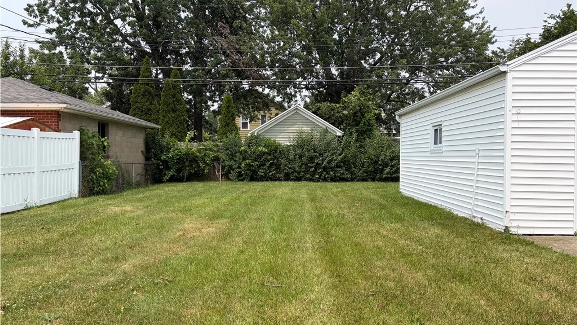 Property at 277 Kinsey Avenue, Tonawanda, NY 14217 5