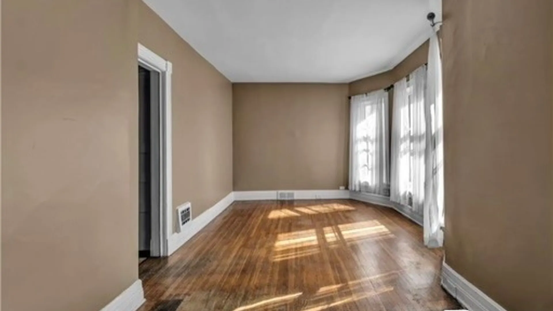 Property at 135 Norwood Avenue, Buffalo, NY 14222 4