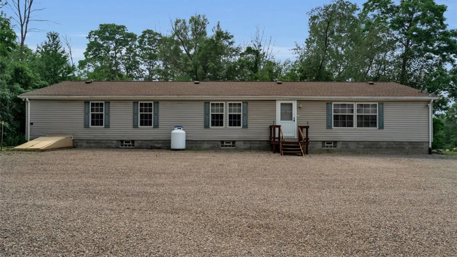 Property at 4335 Dry Bridge Road, Alexander, NY 14005 3