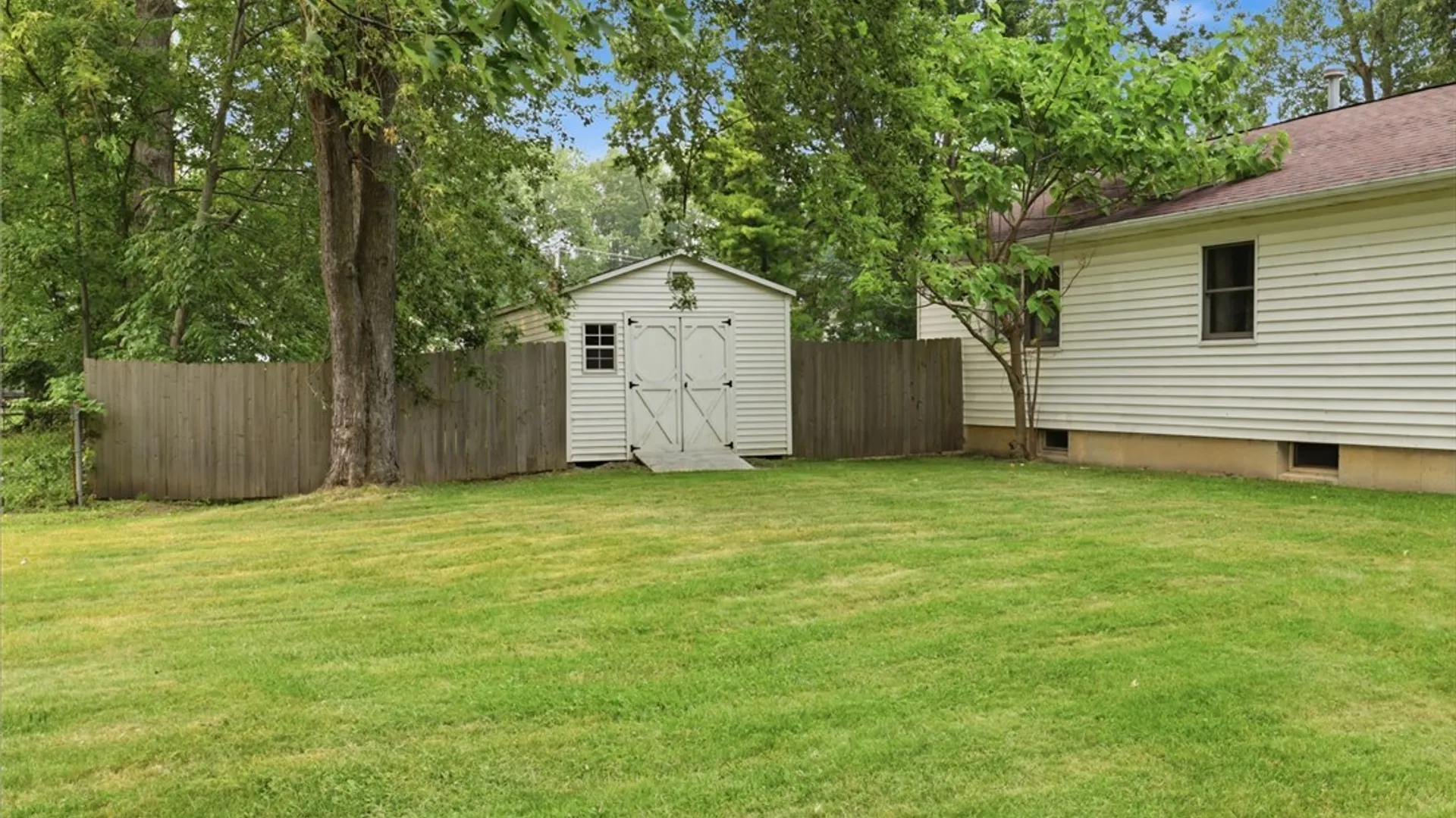 Property at 294 Daniel Drive, North Tonawanda, NY 14120 3