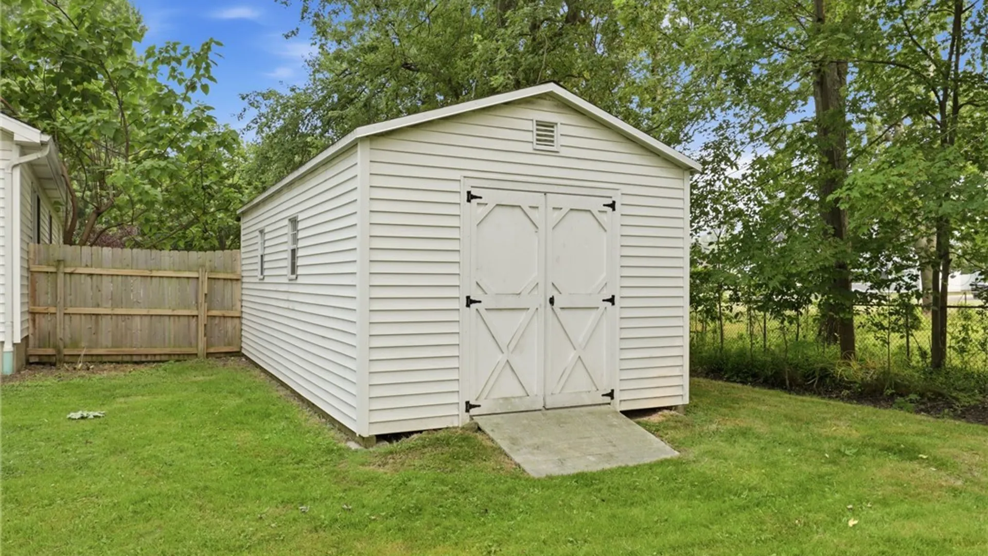 Property at 294 Daniel Drive, North Tonawanda, NY 14120 35
