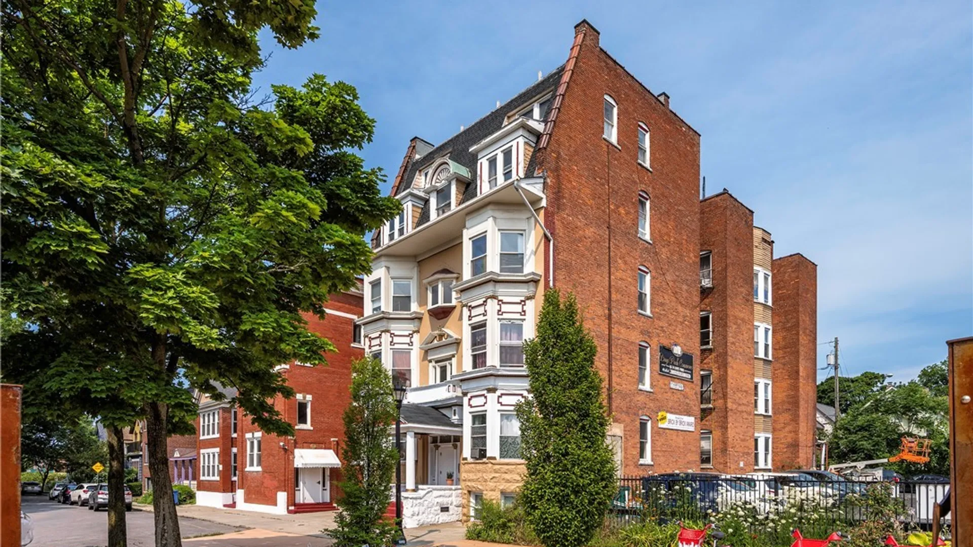 Property at 68 Days Park, Buffalo, NY 14201 4