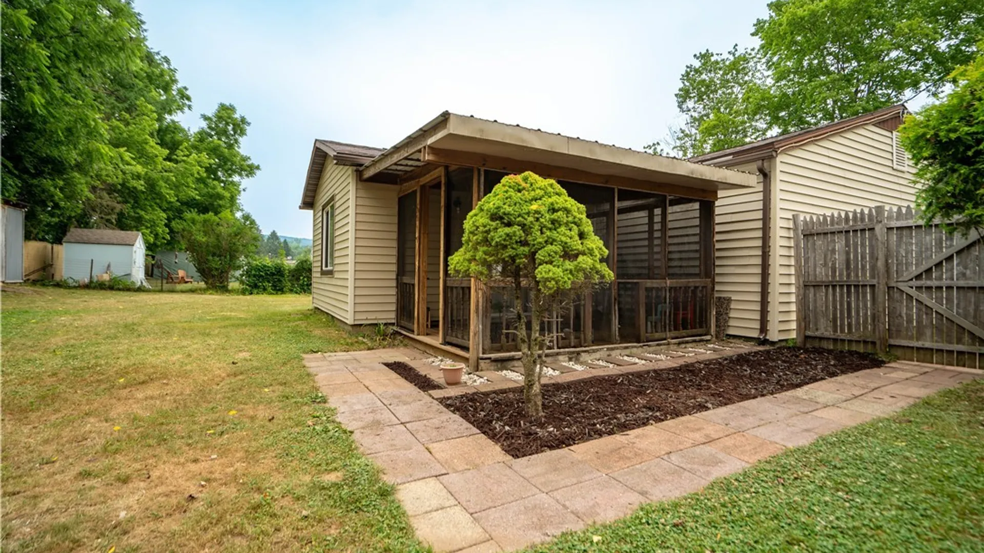 Property at 413 Williamsburg Road, Utica, NY 13502 33
