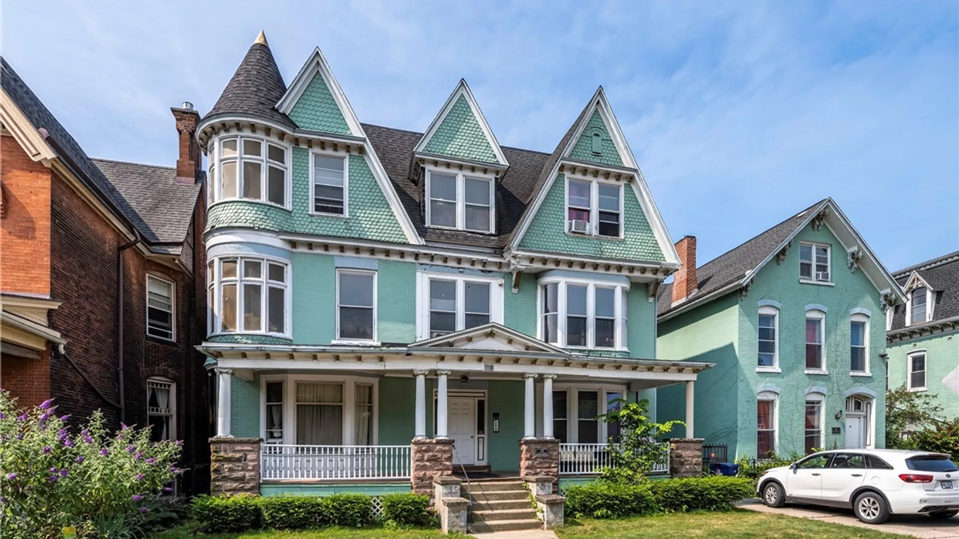 Property at 118 Cottage Street, Buffalo, NY 14201 2