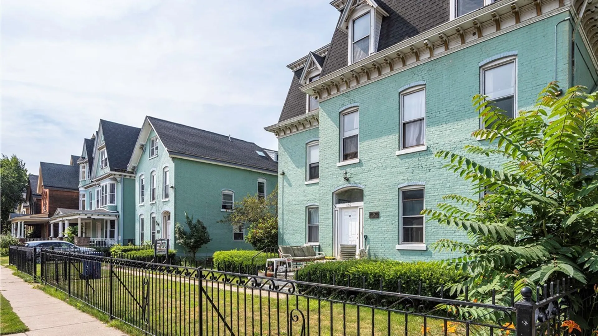 Property at 118 Cottage Street, Buffalo, NY 14201 5