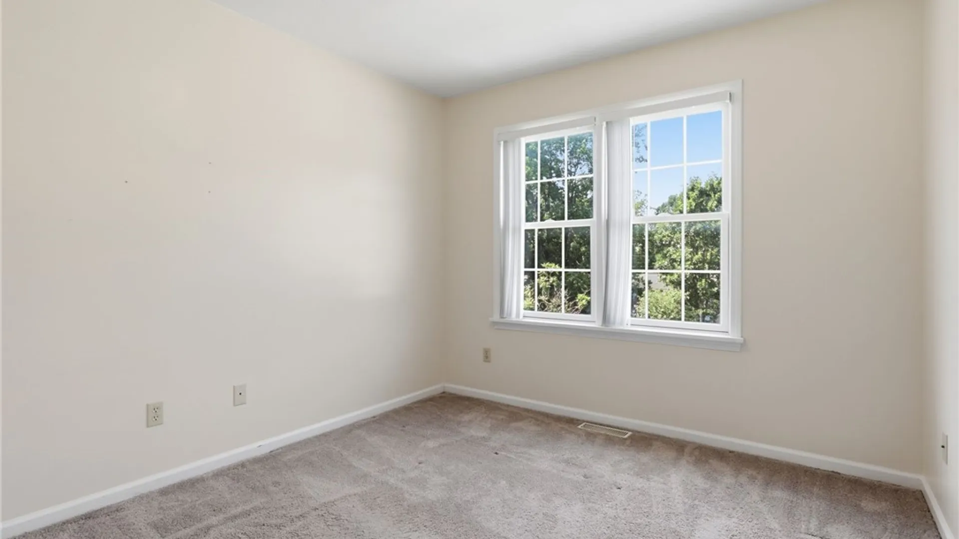 Property at 88 Hamlin Drive, Canandaigua City, NY 14424 18
