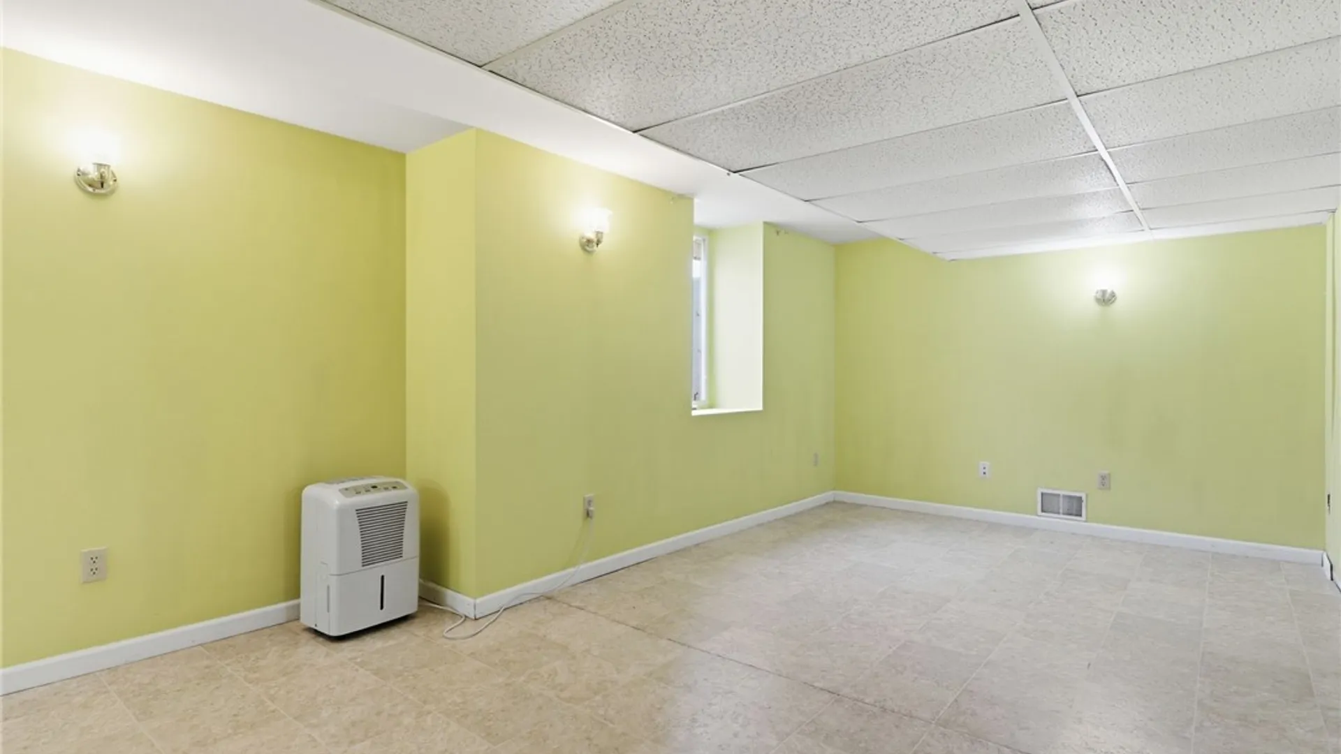 Property at 88 Hamlin Drive, Canandaigua City, NY 14424 27