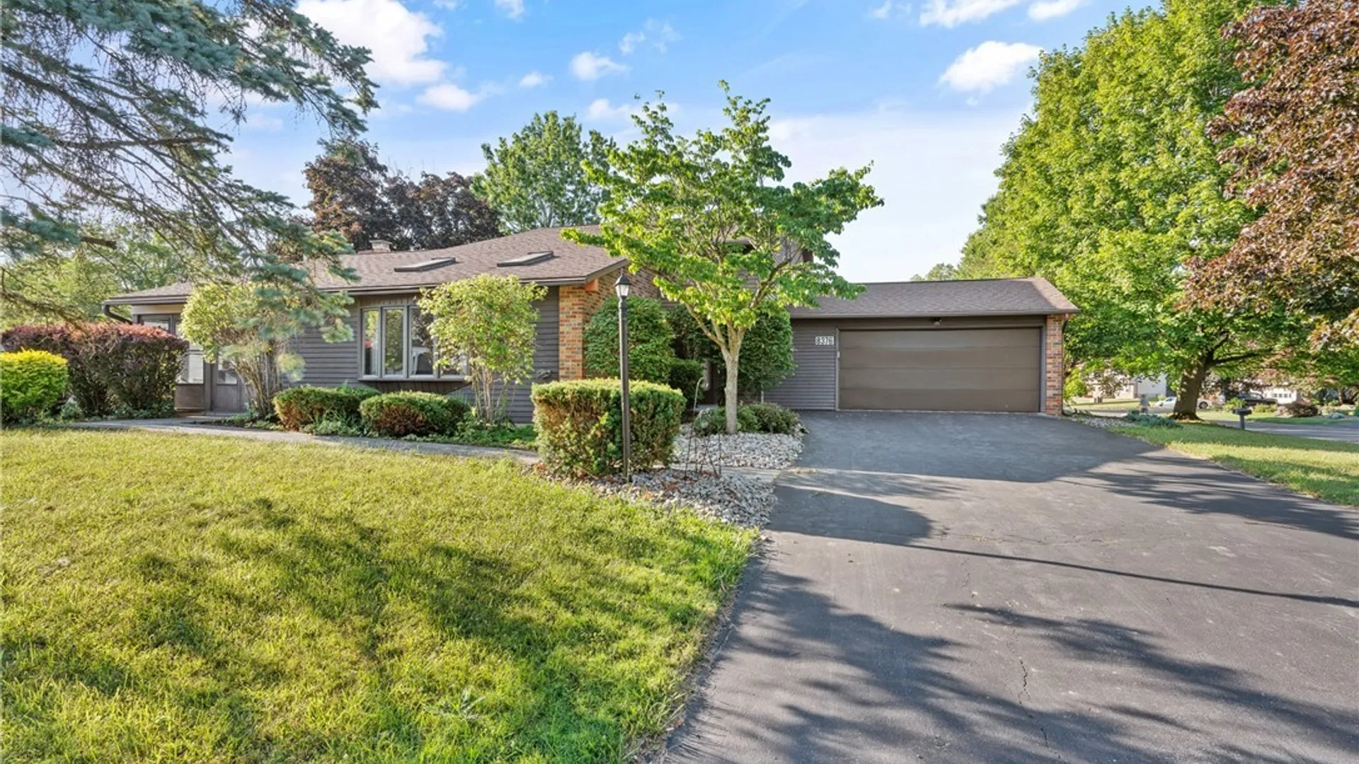 Property at 8376 Zenith Drive, Clay, NY 13027 3
