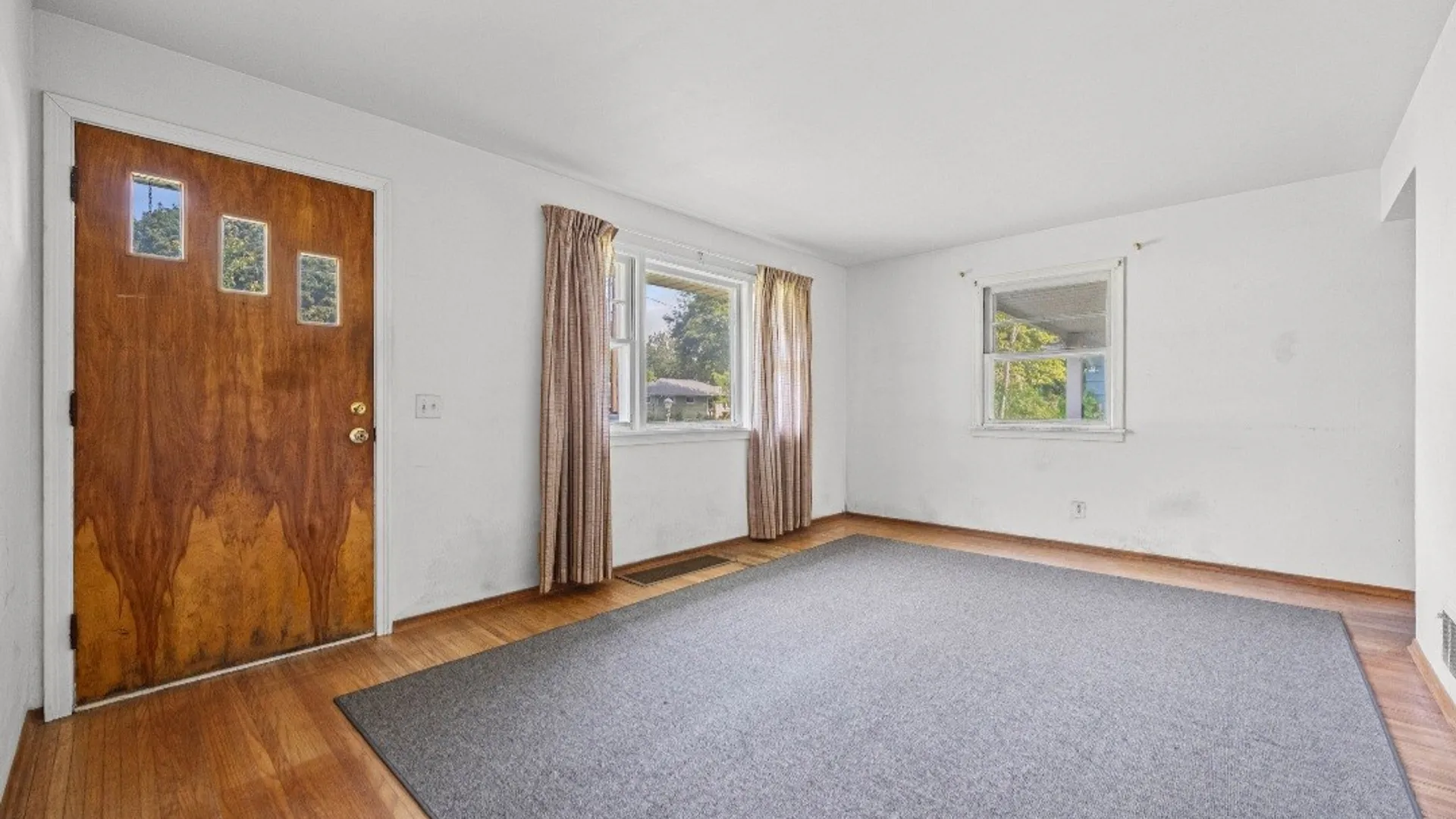Property at 275 Biscayne Drive, Greece, NY 14612 10