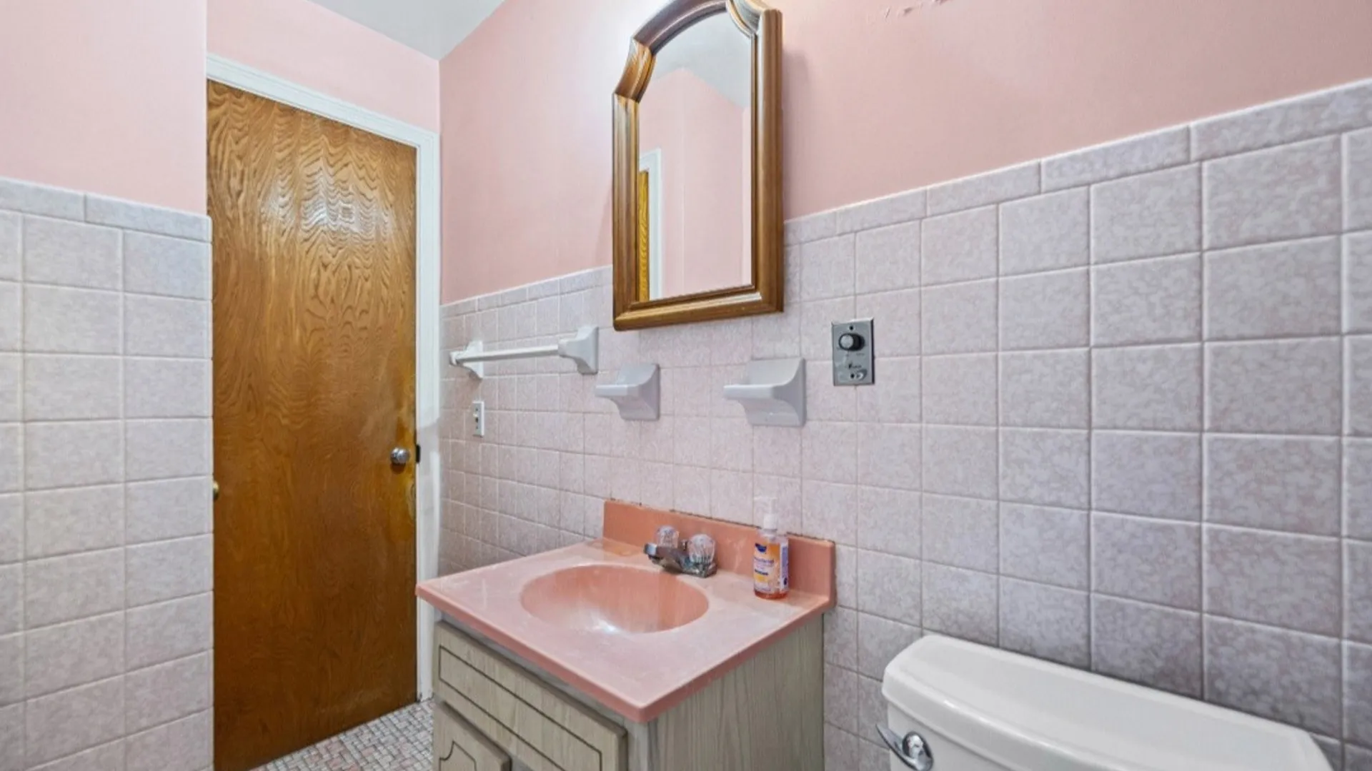 Property at 275 Biscayne Drive, Greece, NY 14612 11