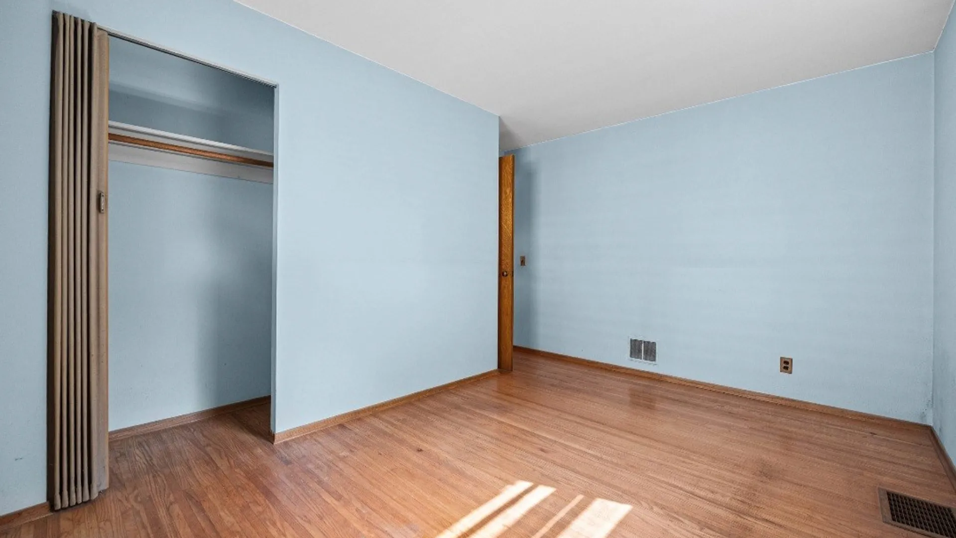 Property at 275 Biscayne Drive, Greece, NY 14612 13