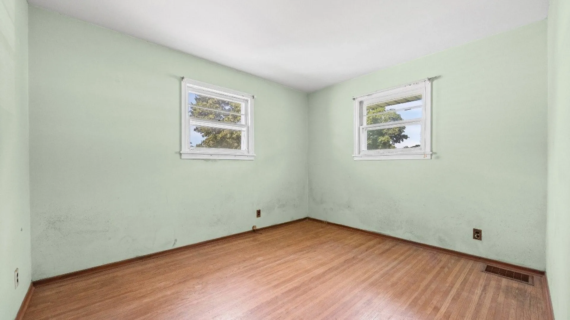 Property at 275 Biscayne Drive, Greece, NY 14612 16