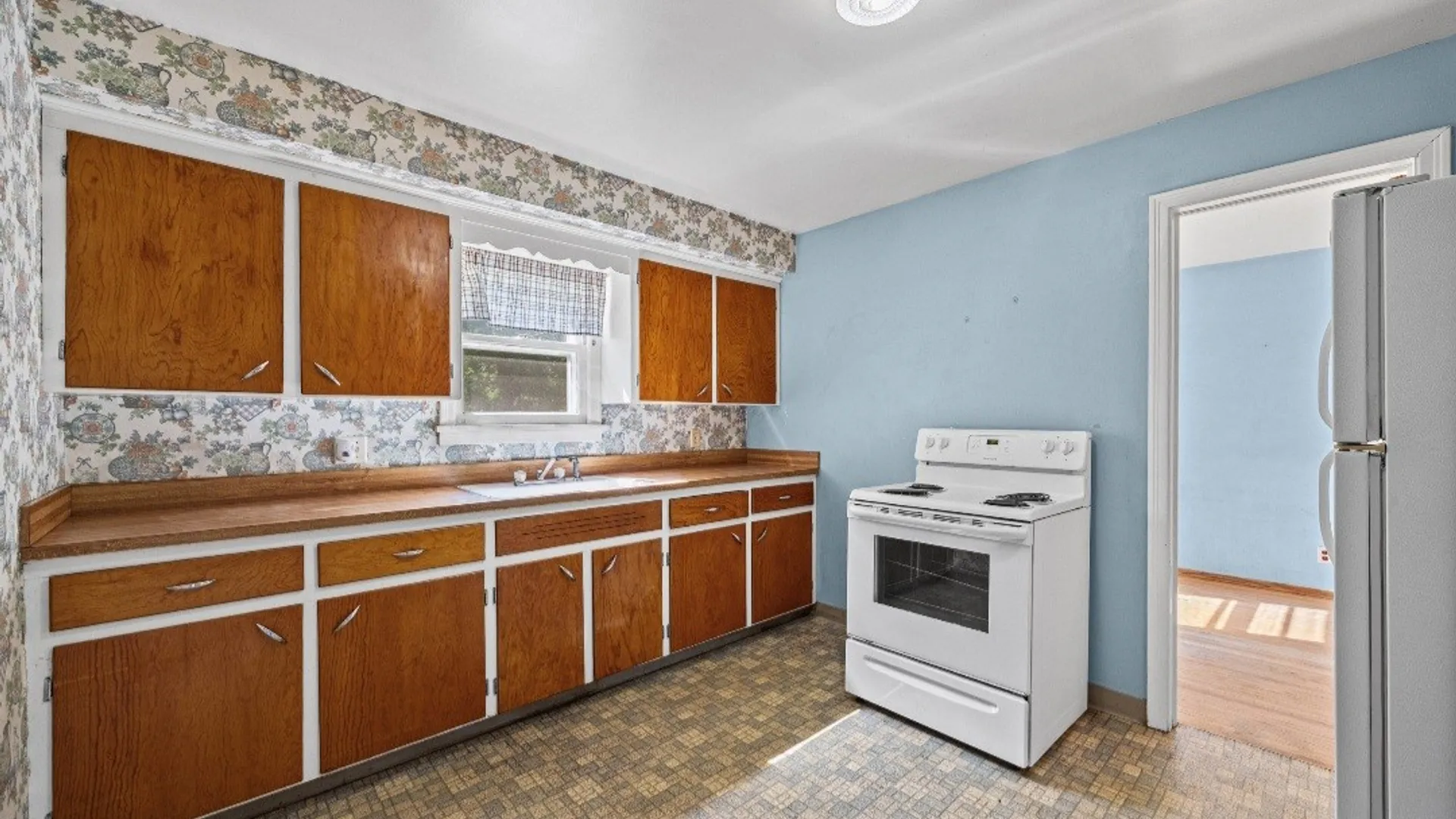 Property at 275 Biscayne Drive, Greece, NY 14612 7