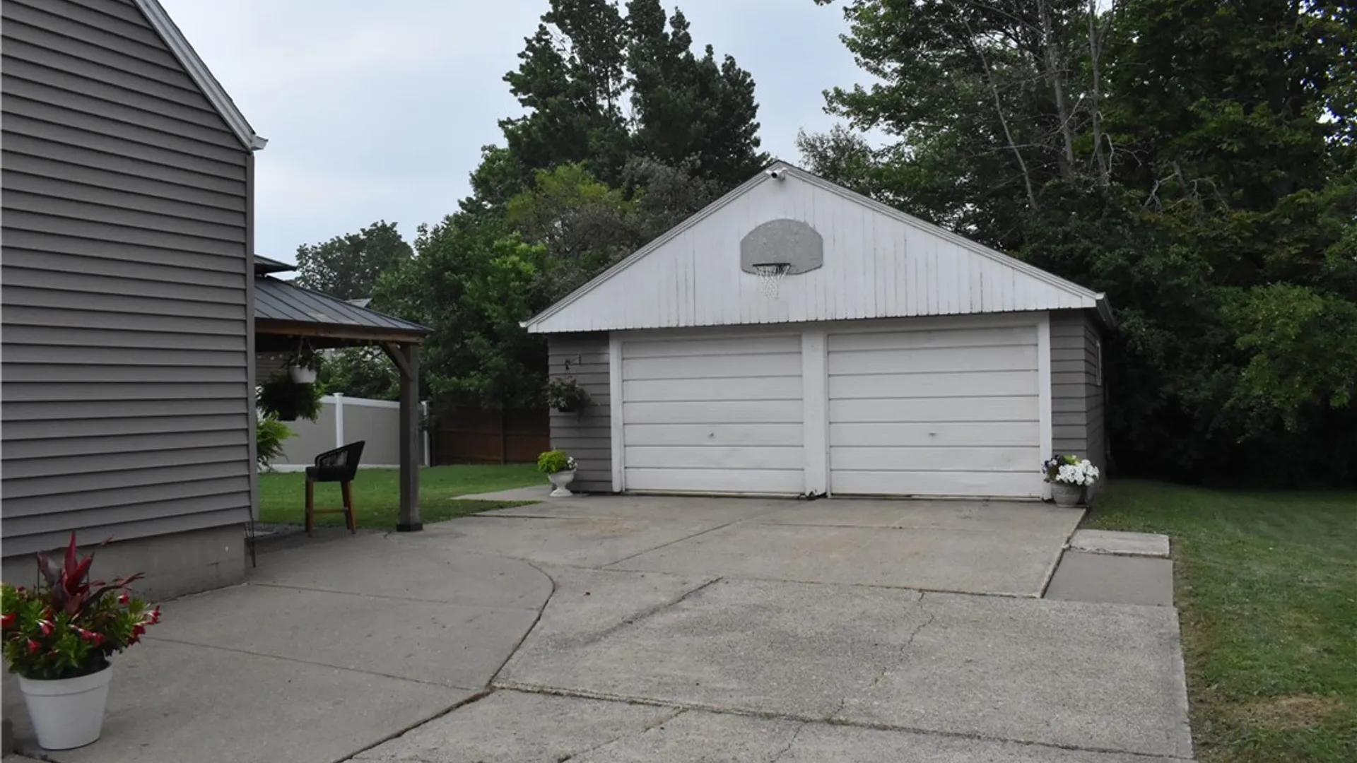 Property at 5639 West Lane, Hamburg, NY 14085 3