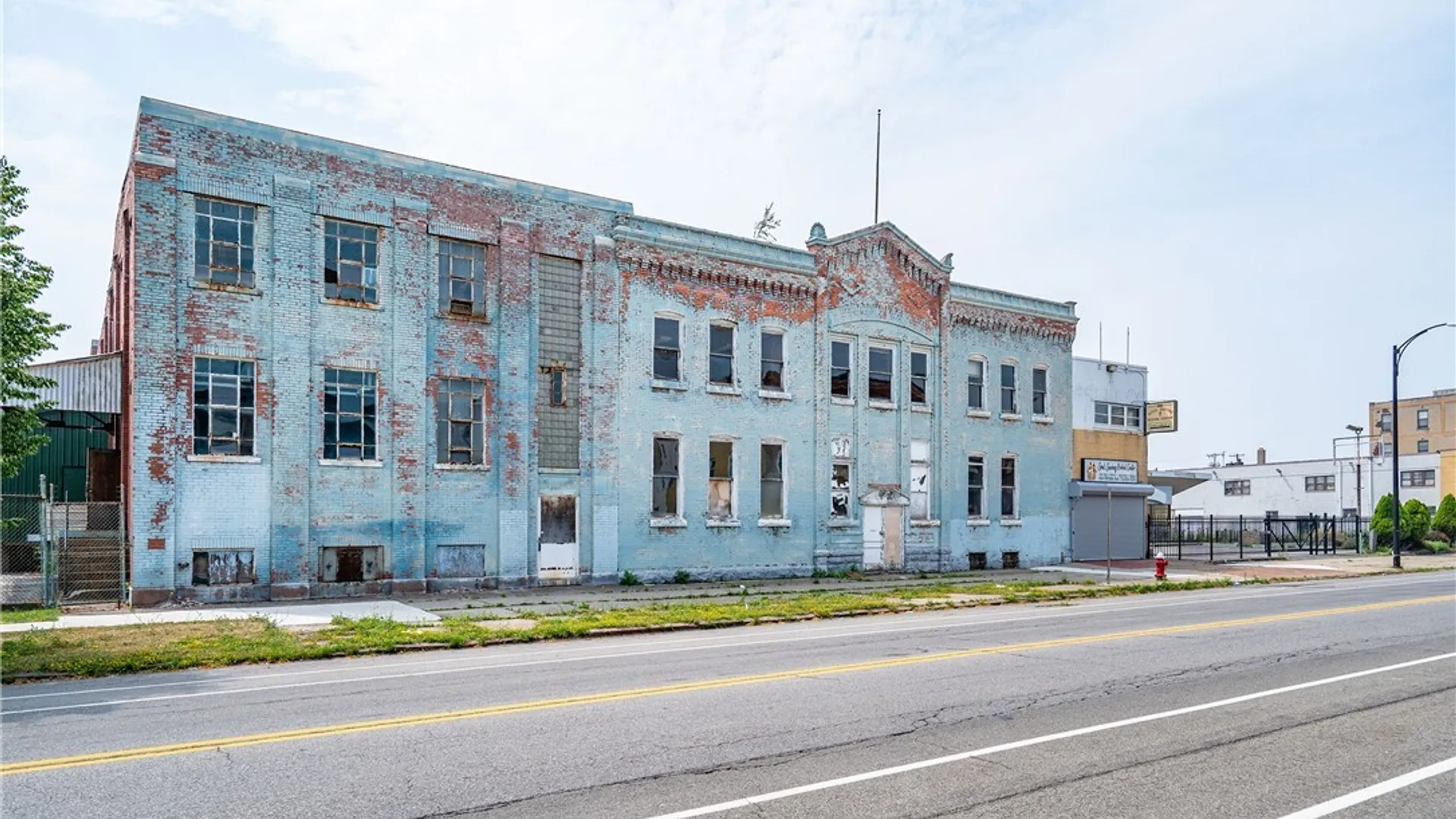 Property at 662 Fillmore Avenue, Buffalo, NY 14212 4
